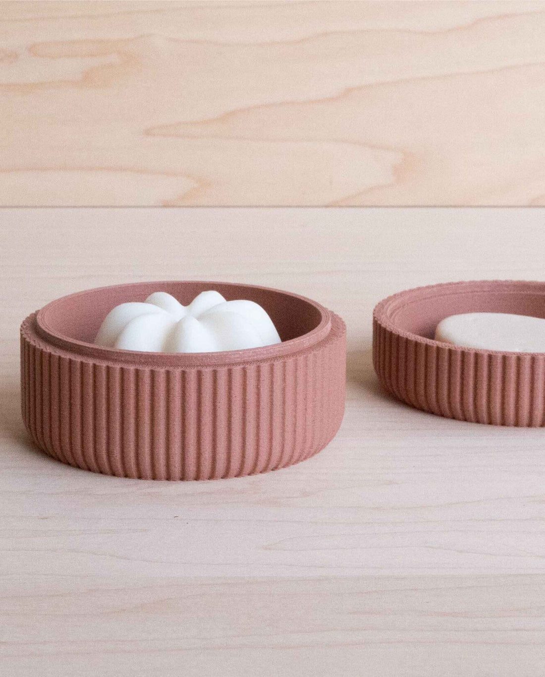 Marché Commun écrin de voyage terracotta minimum design