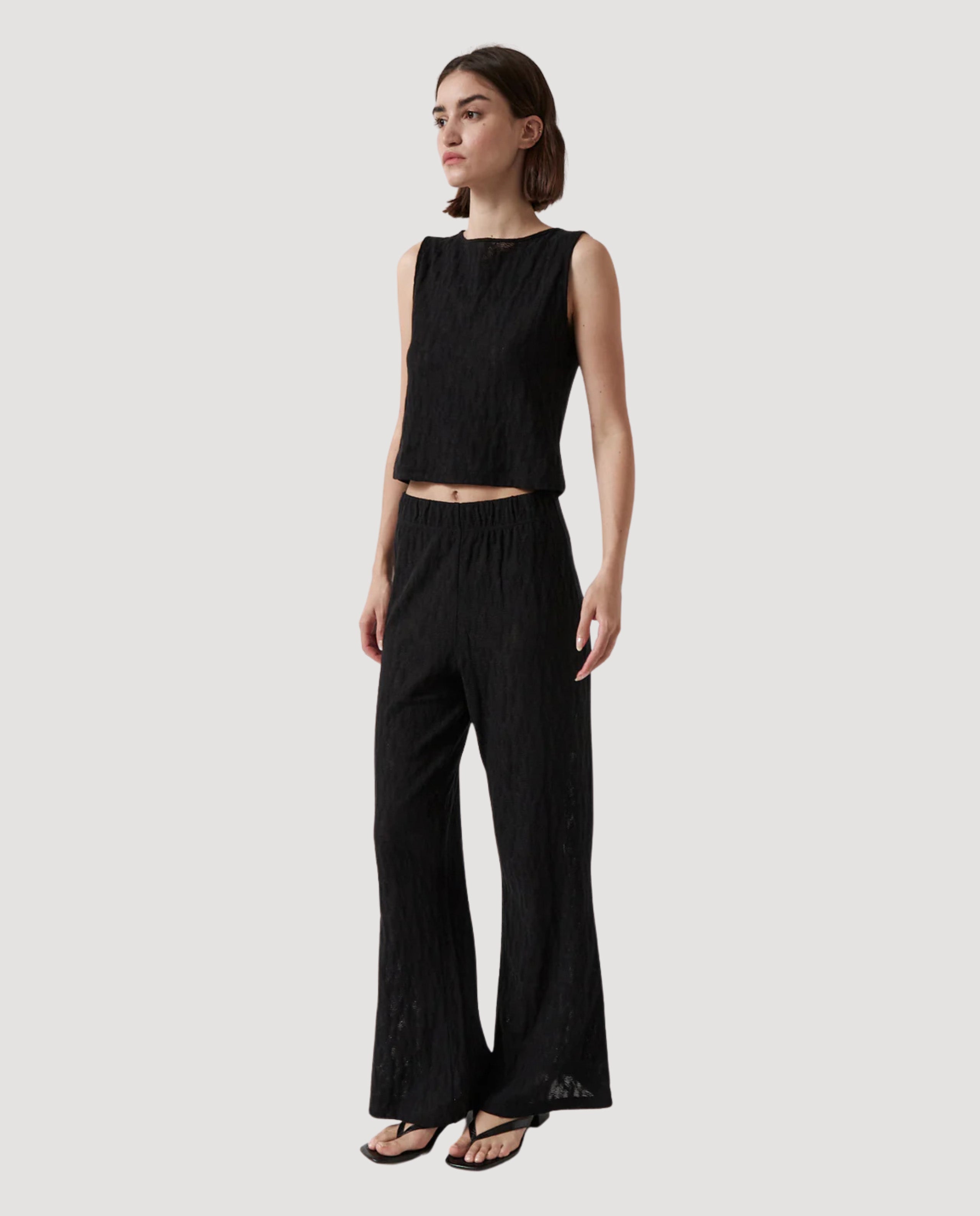 marché commun pantalon ample en coton bio noir amt. Studio