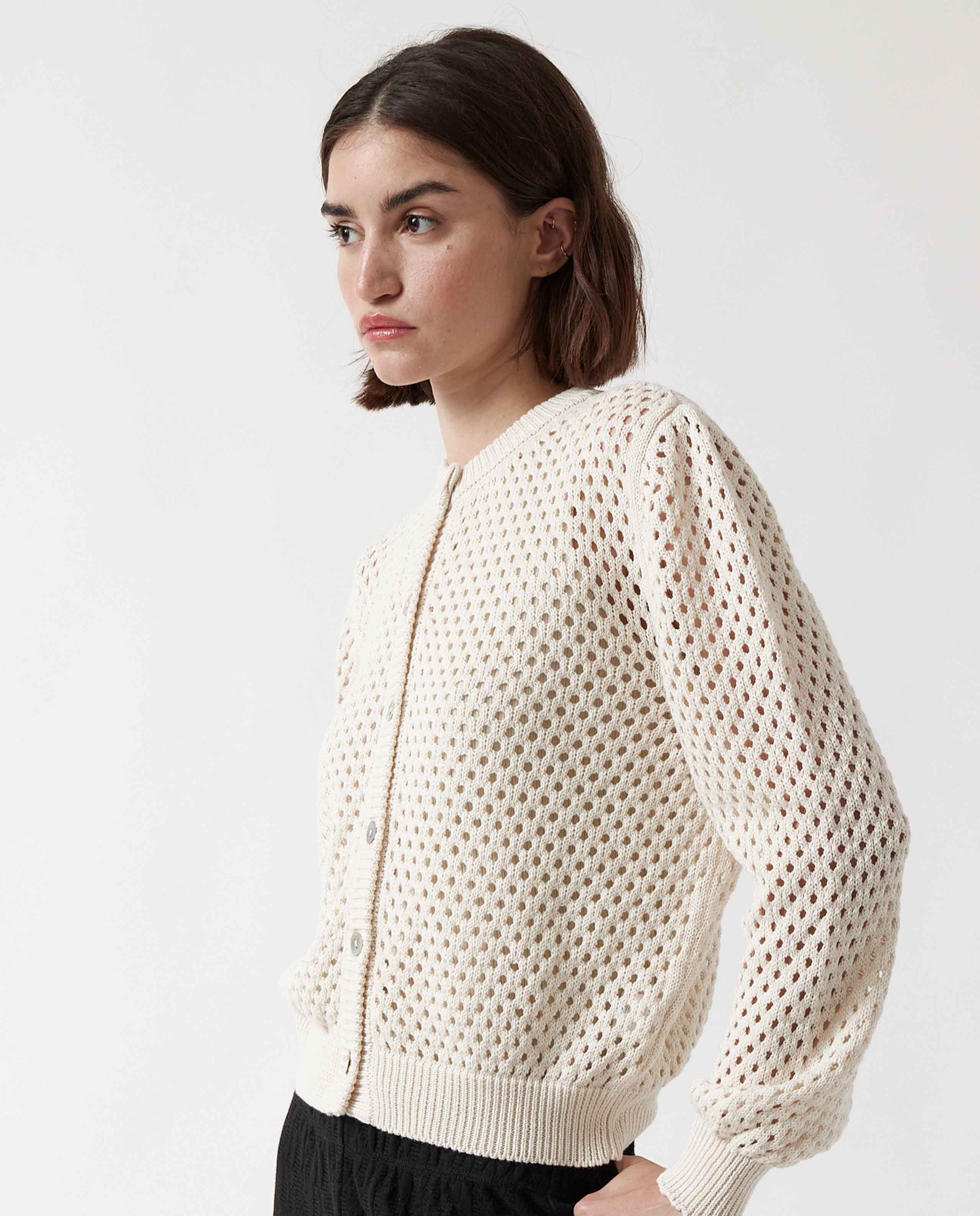marche commun cardigan ajoure en coton bio beige amt studio