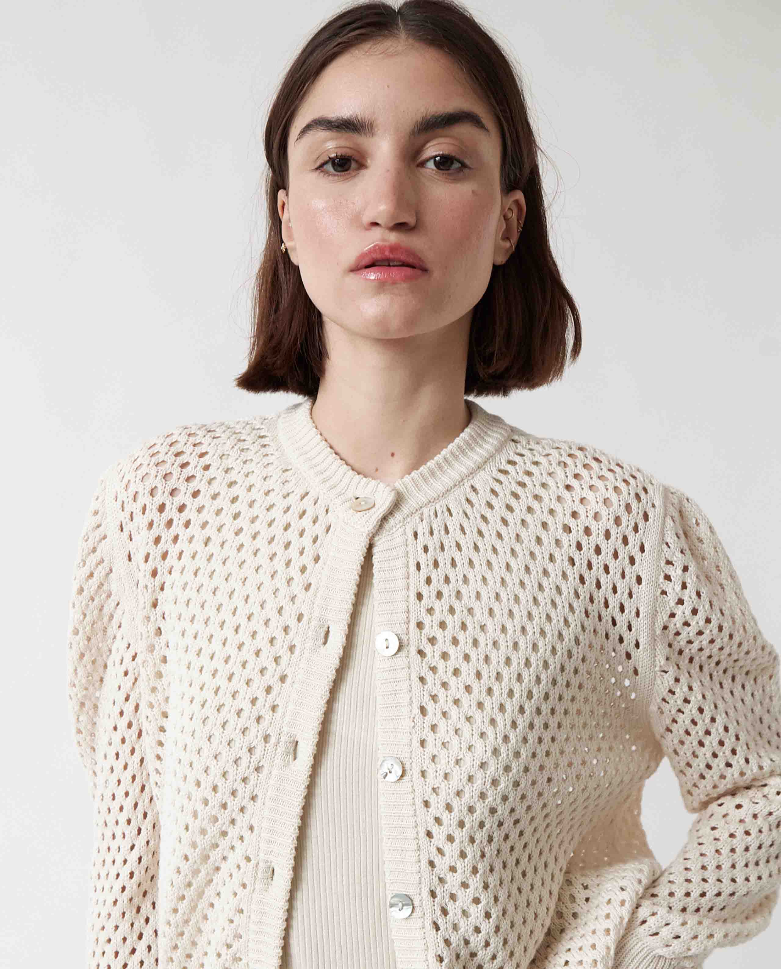 marche commun cardigan ajoure en coton bio beige amt studio