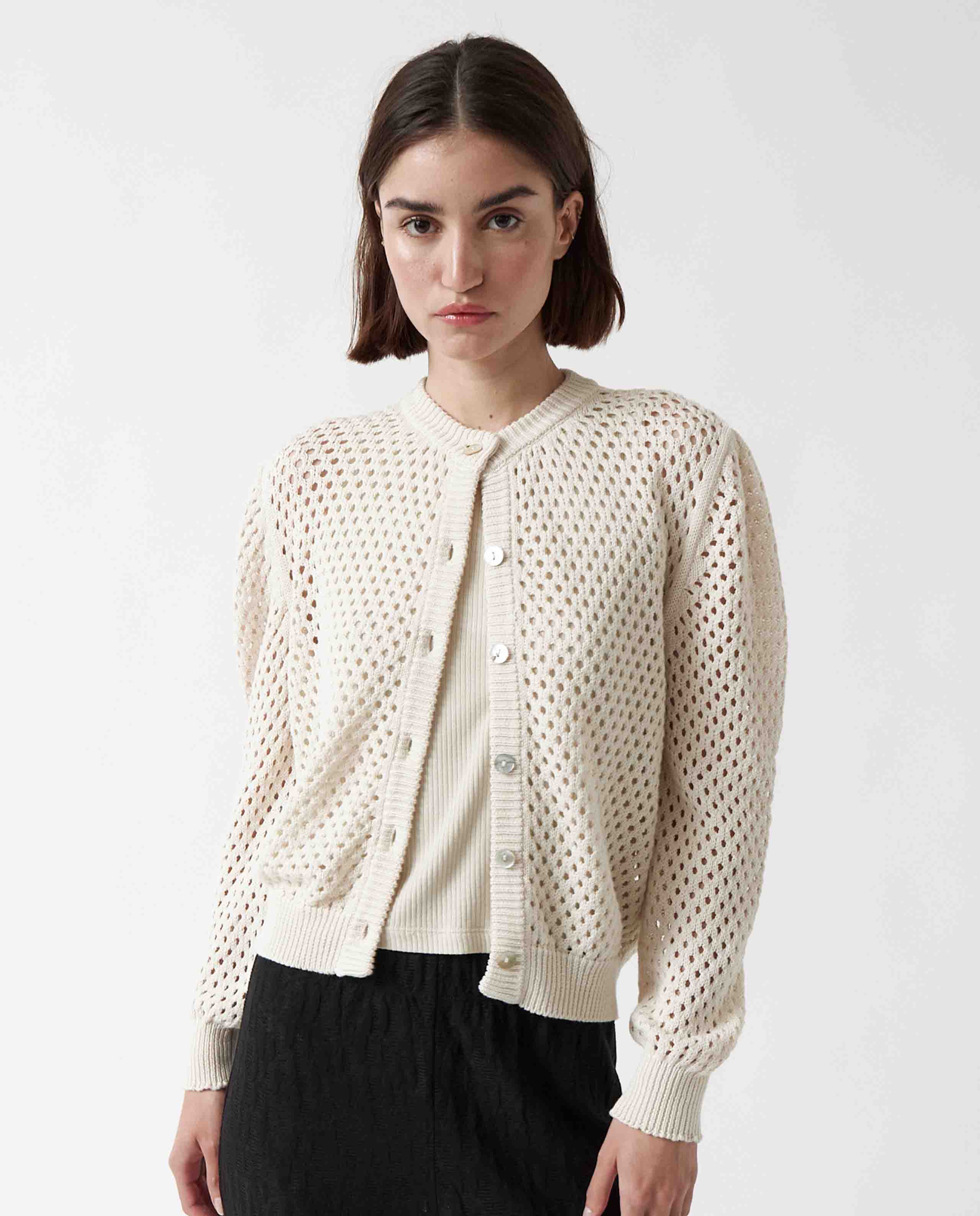 marche commun cardigan ajoure en coton bio beige amt studio
