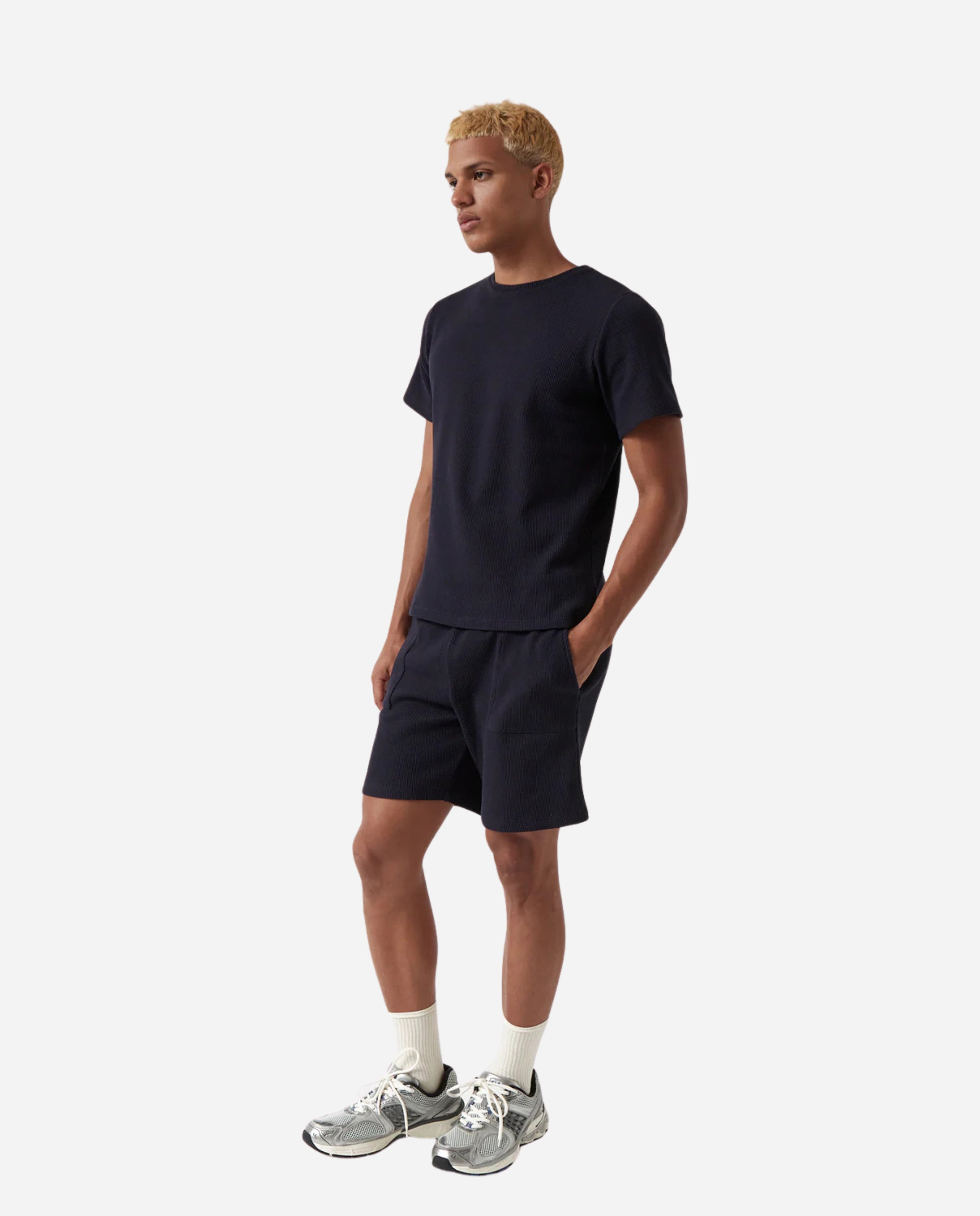 marché commun t-shirt col rond oversize en coton bio bleu marine amt studio