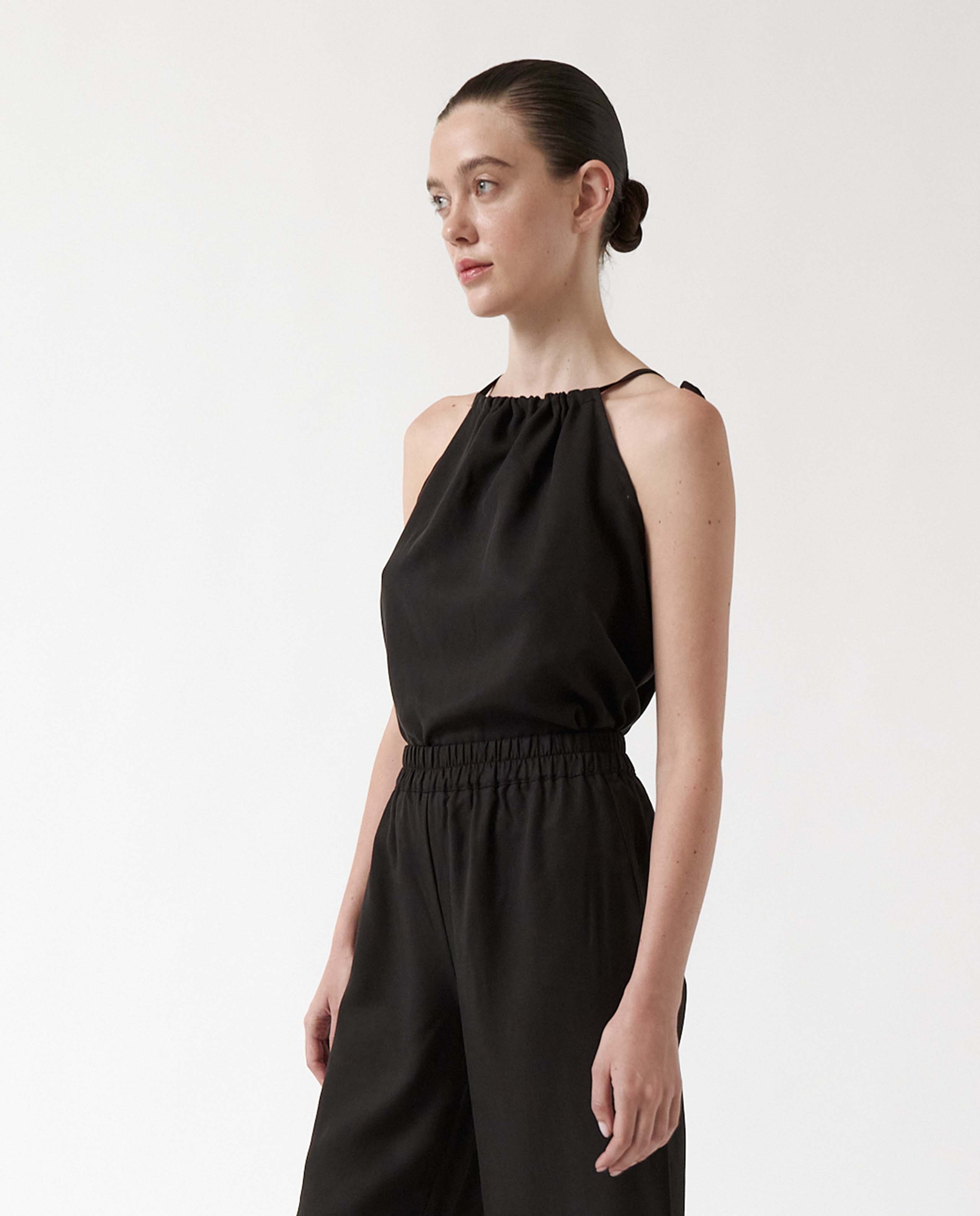 marché commun top en tencel noir amt studio