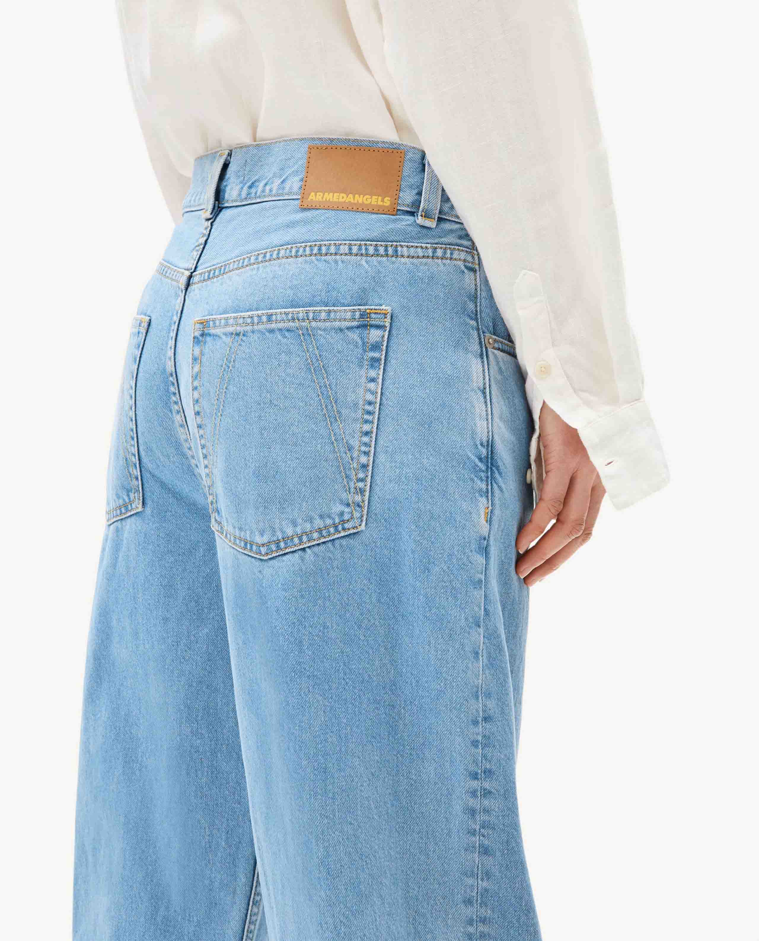 Marché Commun Jean large bleu clair Armedangels