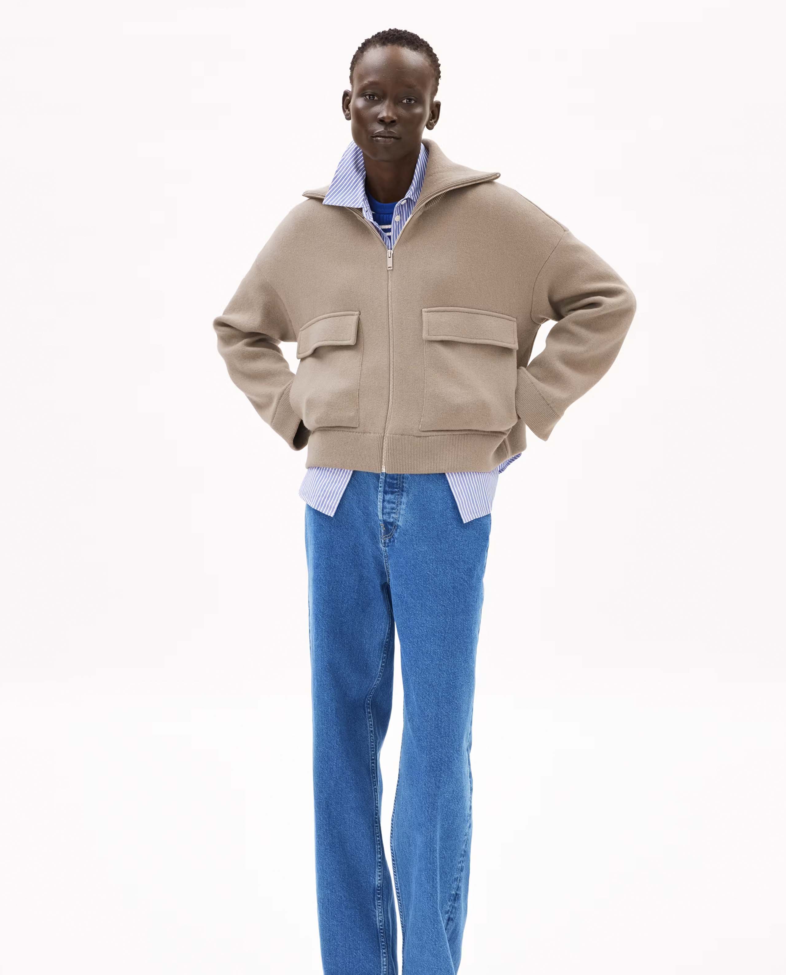 Marché Commun veste zipée en coton bio taupe Armedangels
