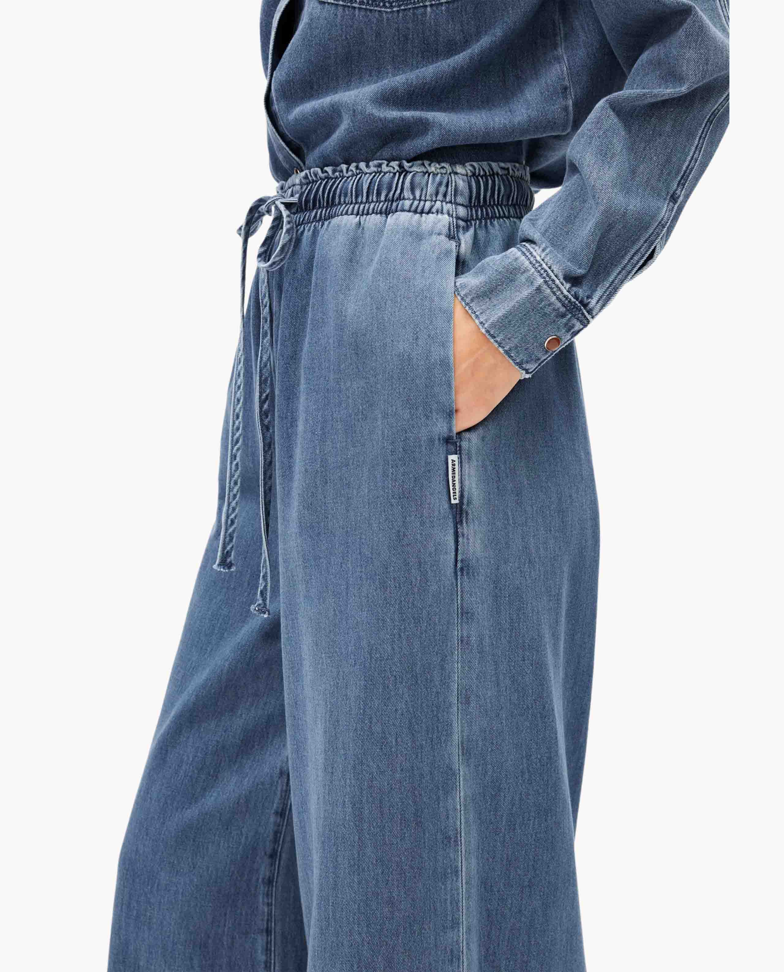 Marché Commun pantalon en toile de coton bio bleu Armedangels