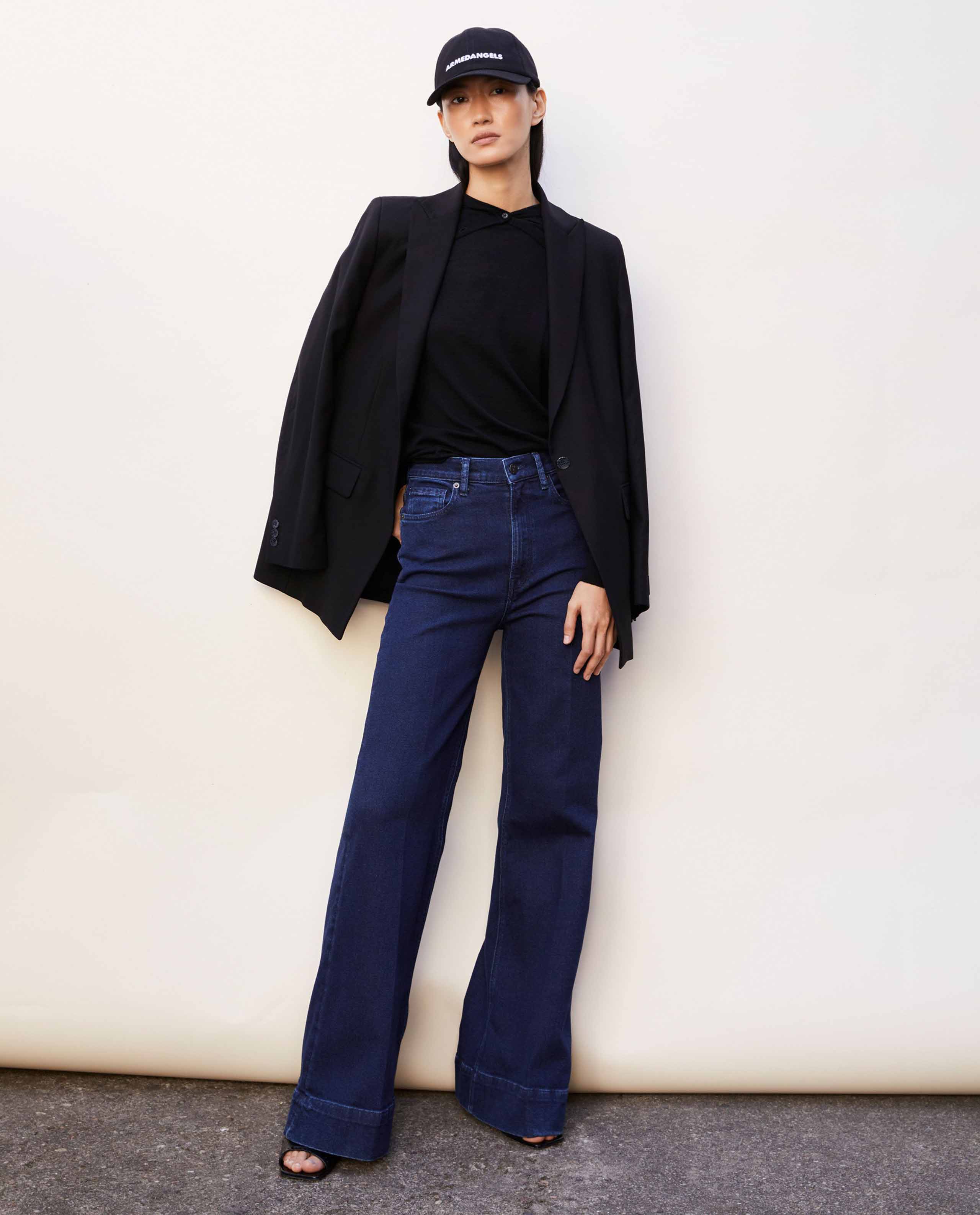 Marché Commun Jean large bleu foncé Armedangels