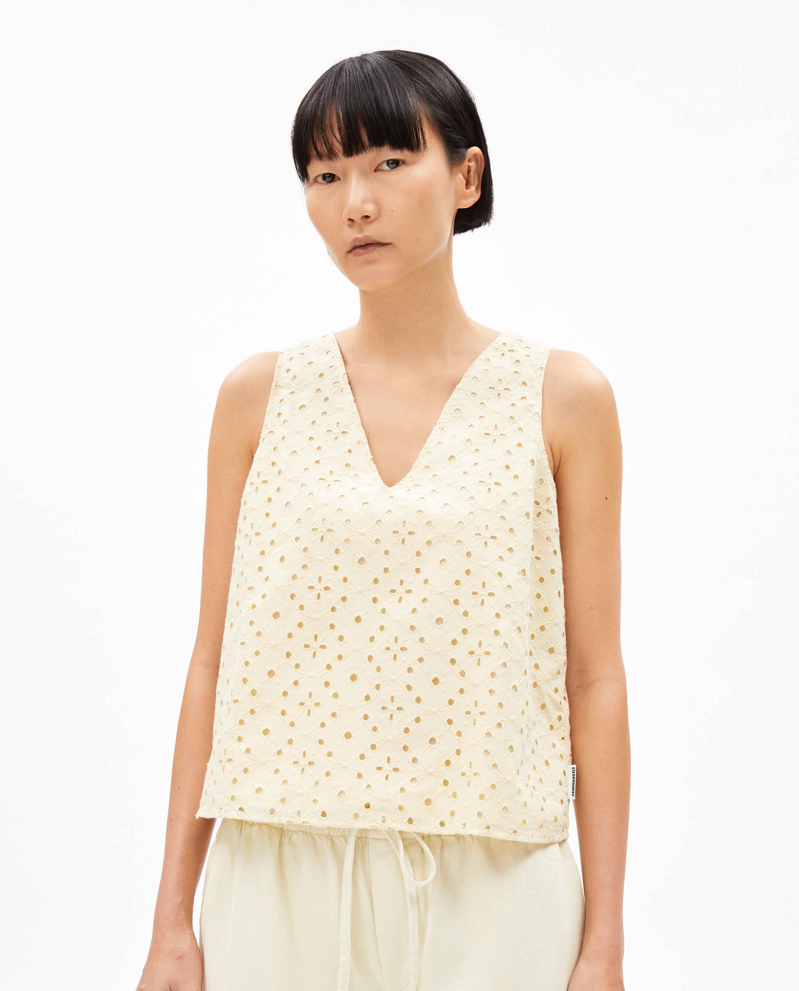 marché commun top brodé en mélange de coton bio beige armedangels