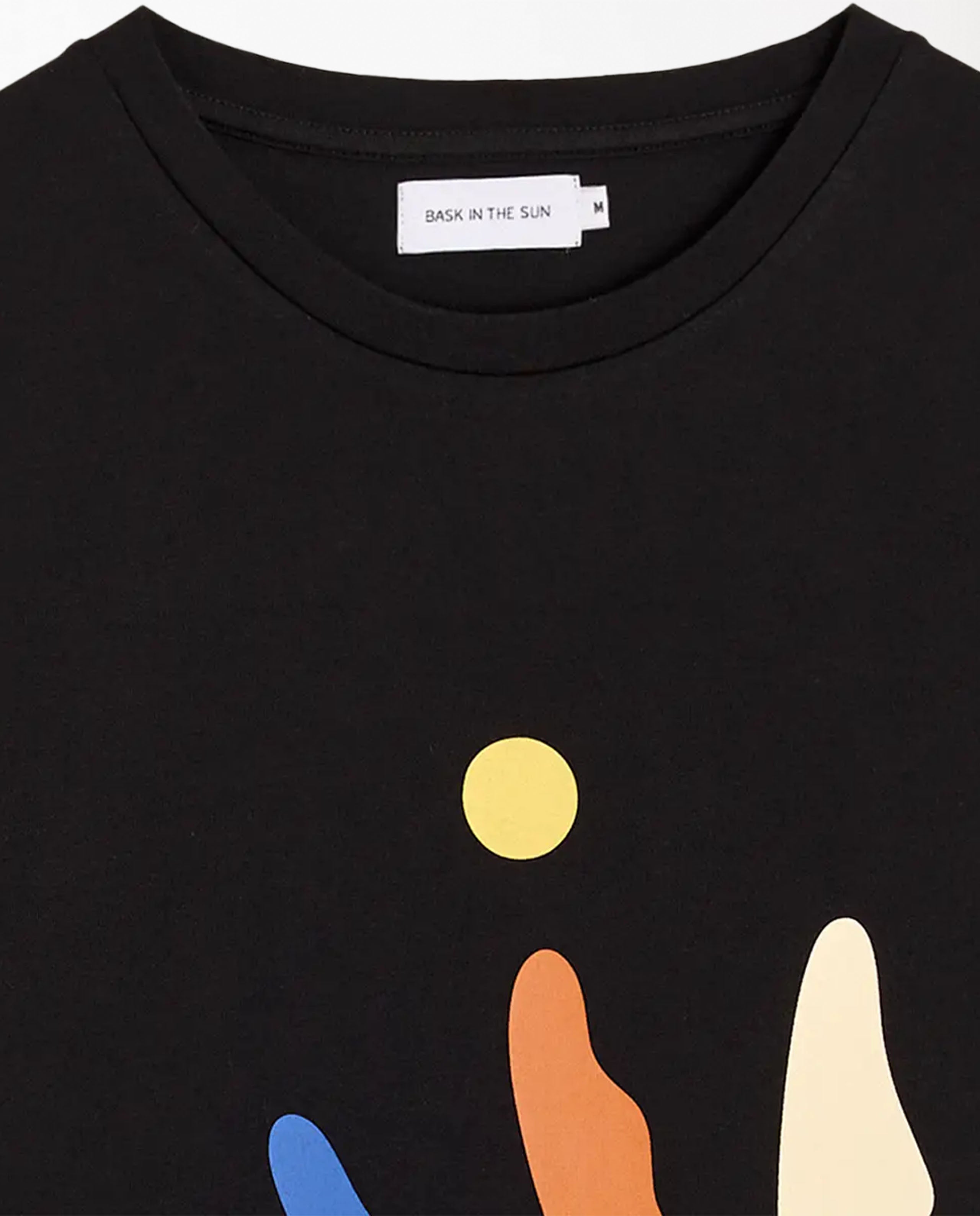 marché commun t-shirt imprimé en coton bio noir bask in the sun