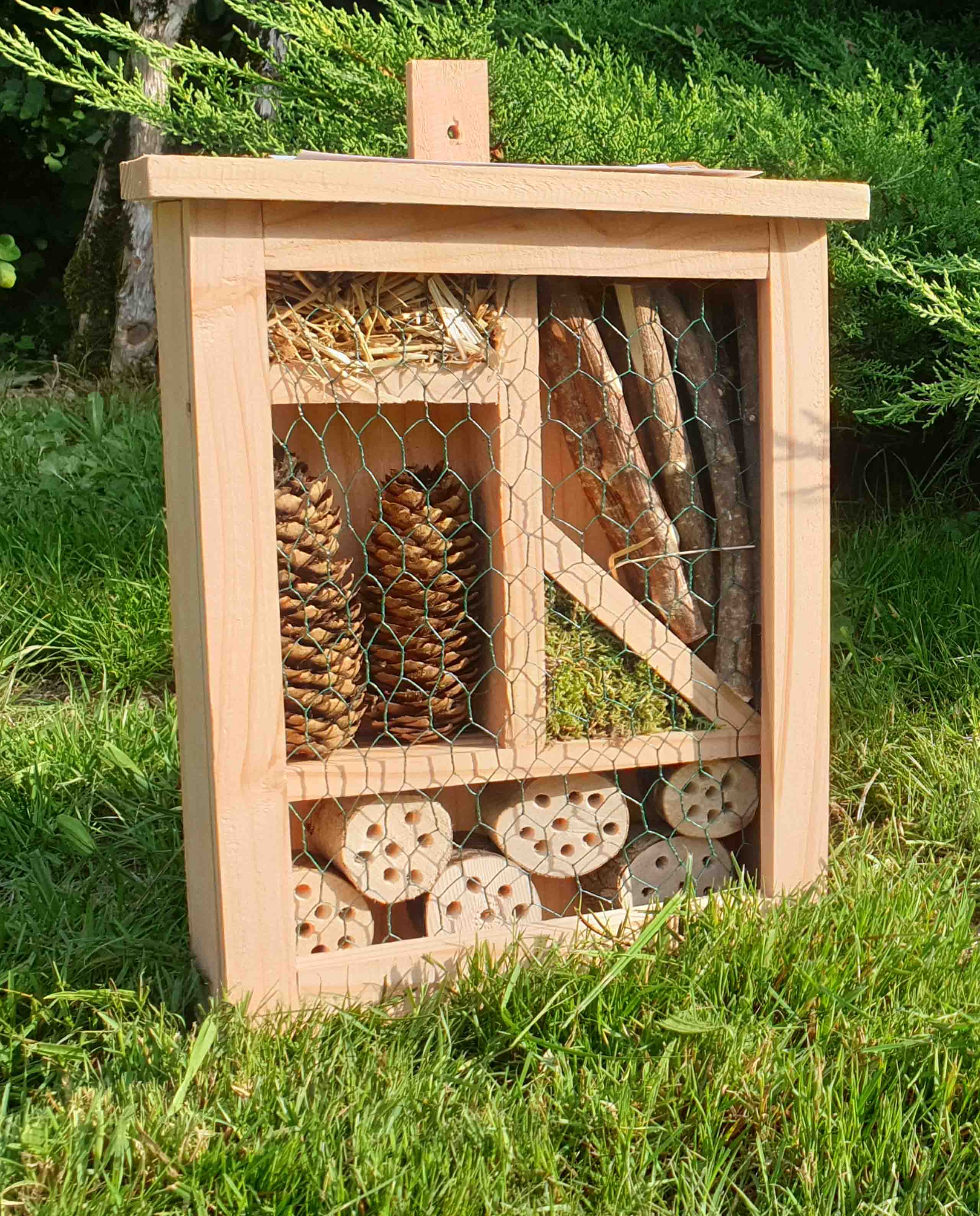 Marché Commun Hotel à insectes en bois naturel Esat Le Morvan