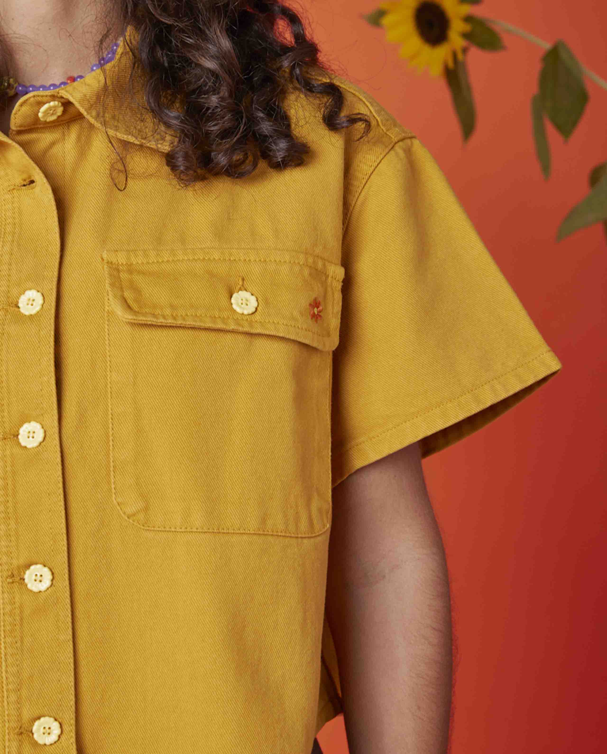 Marché Commun chemise courte en coton bio ocre graine clothing