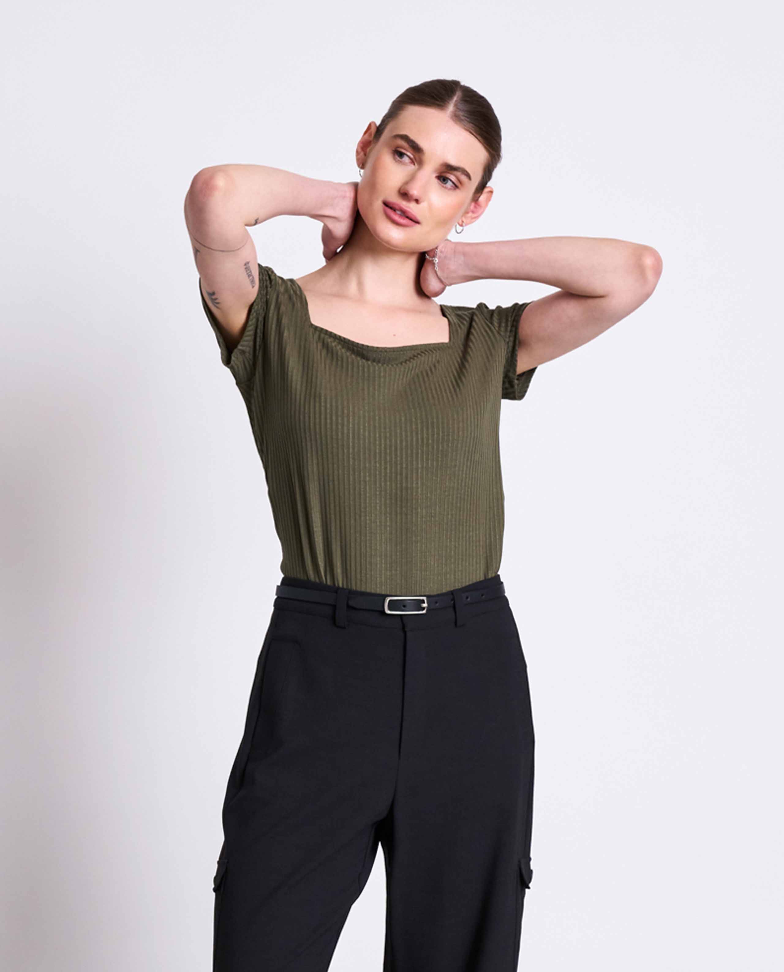 marché commun t-shirt à manches courtes en tencel vert olive jan n june