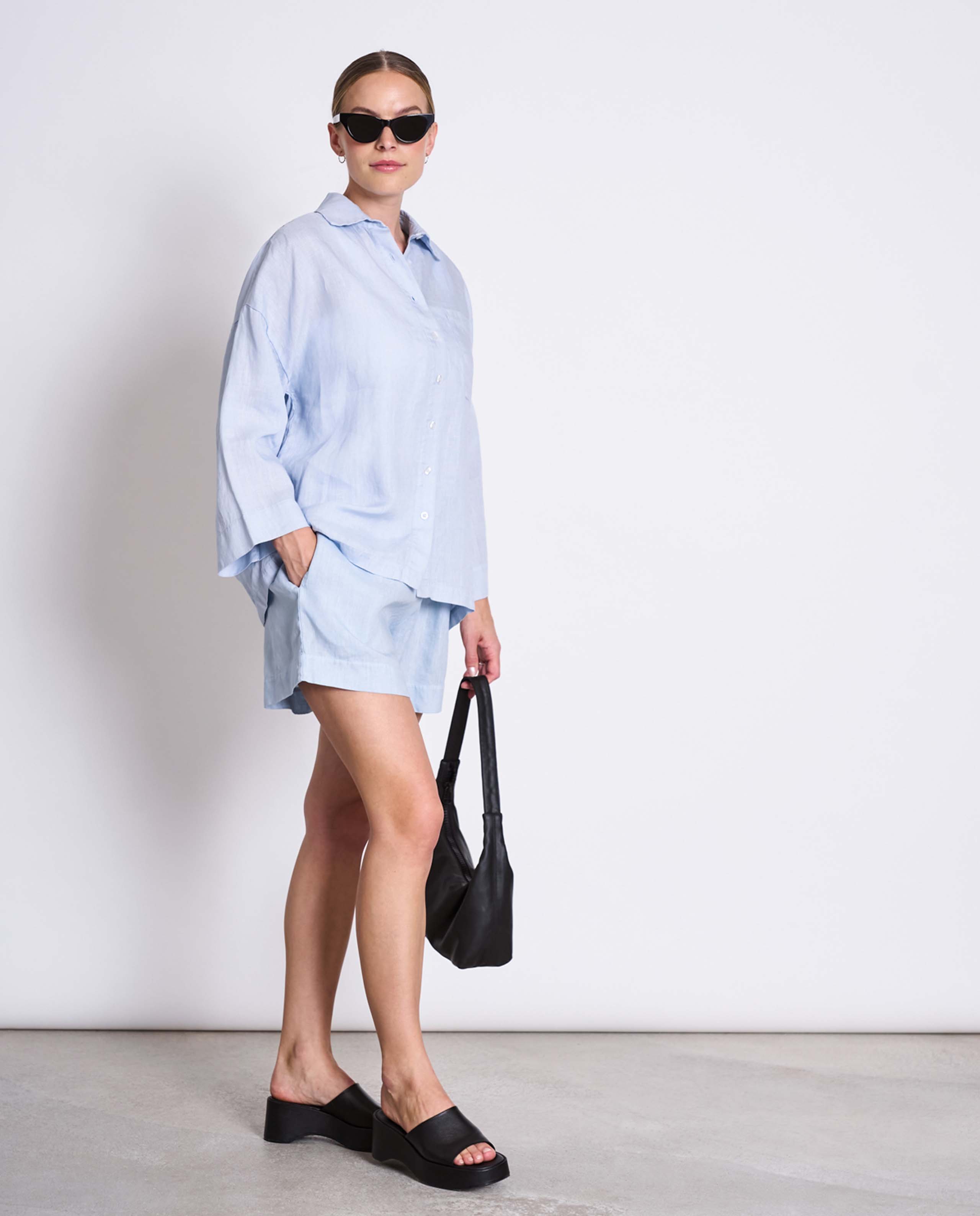 Marché Commun Blouse ample bleue en lin jan n june