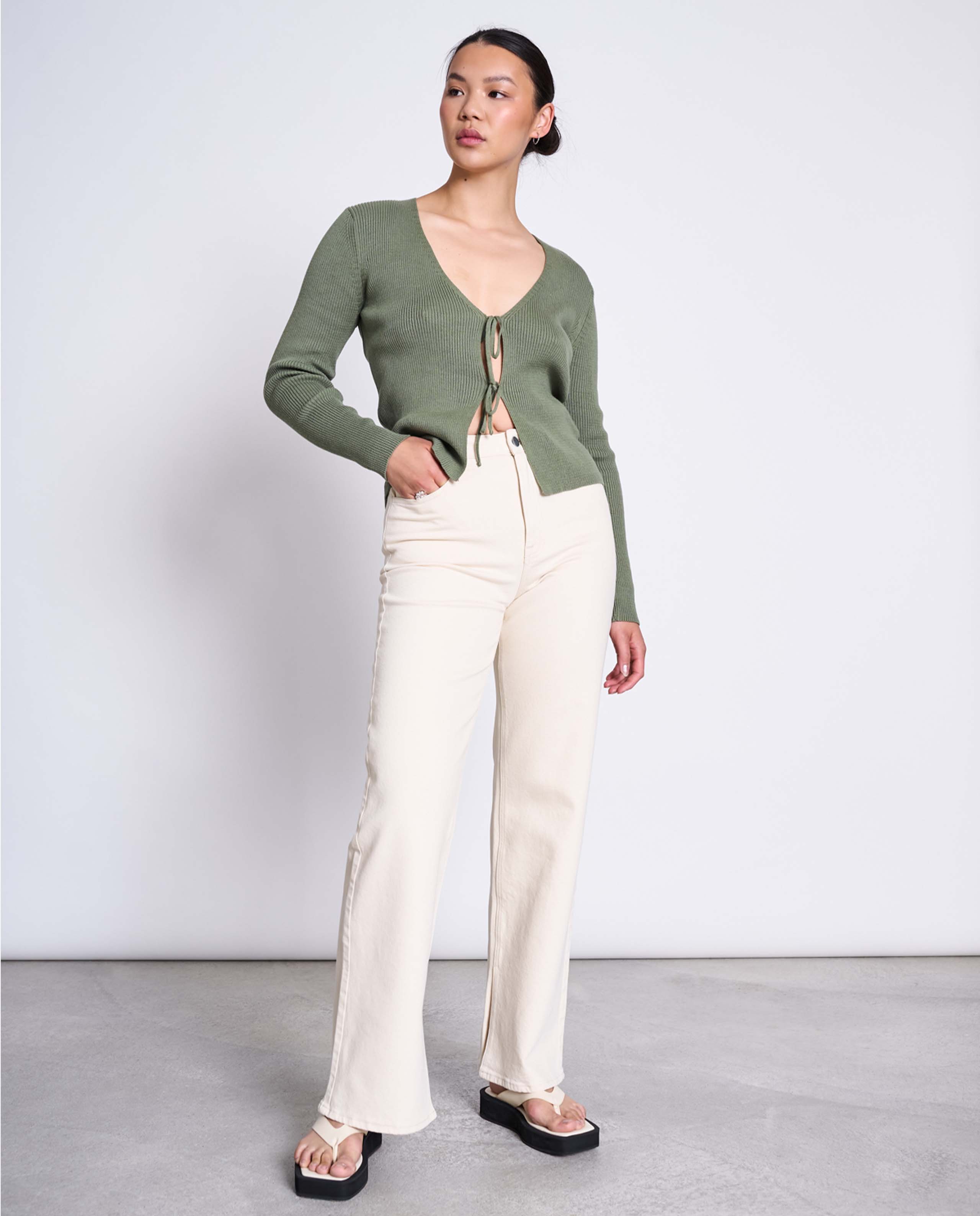 Marché Commun Cardigan à nouer ouvert en coton bio vert Jan N June