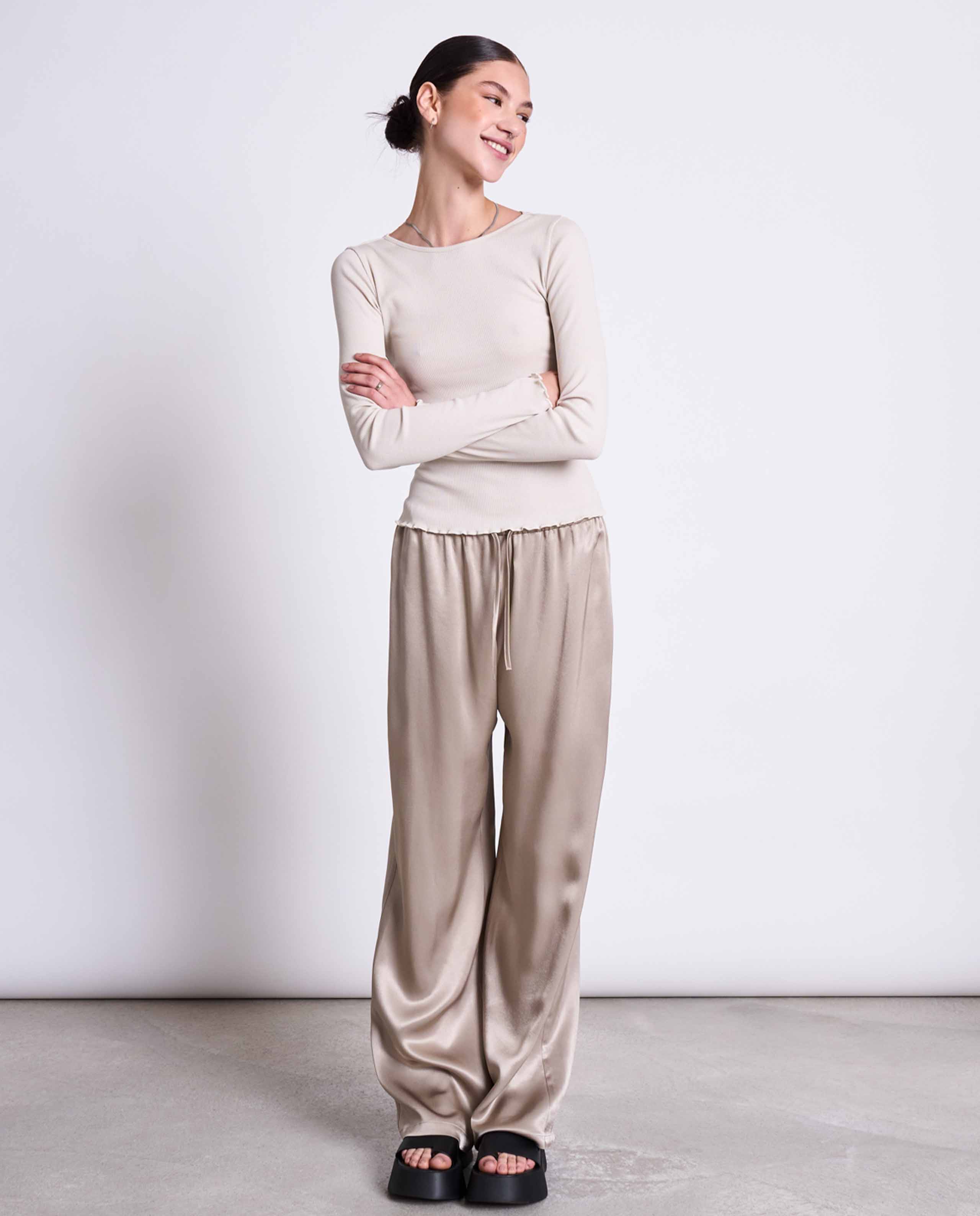 marché commun pantalon en satin doré jan n june