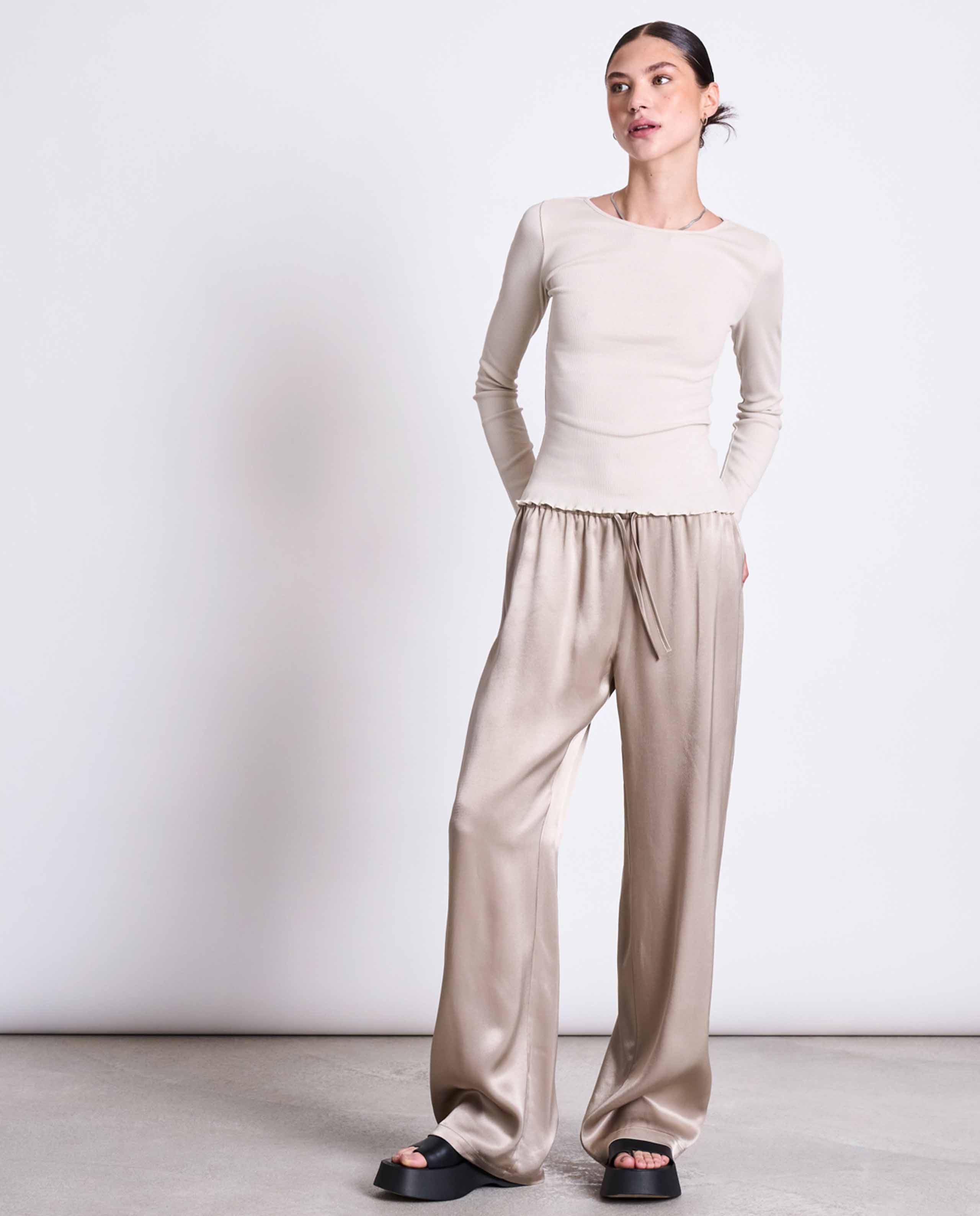 marché commun pantalon en satin doré jan n june