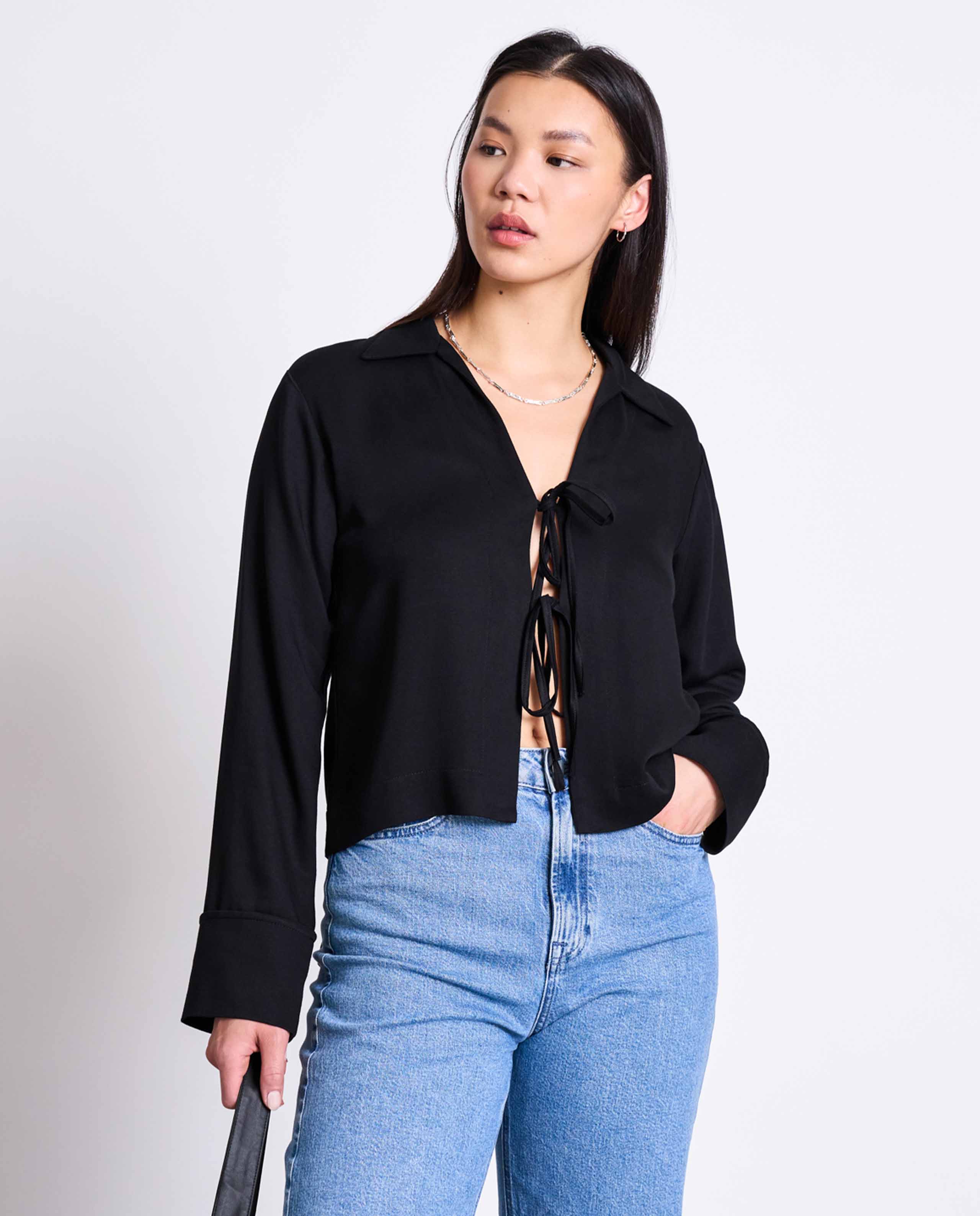 marché commun top en tencel noué noir jan n june