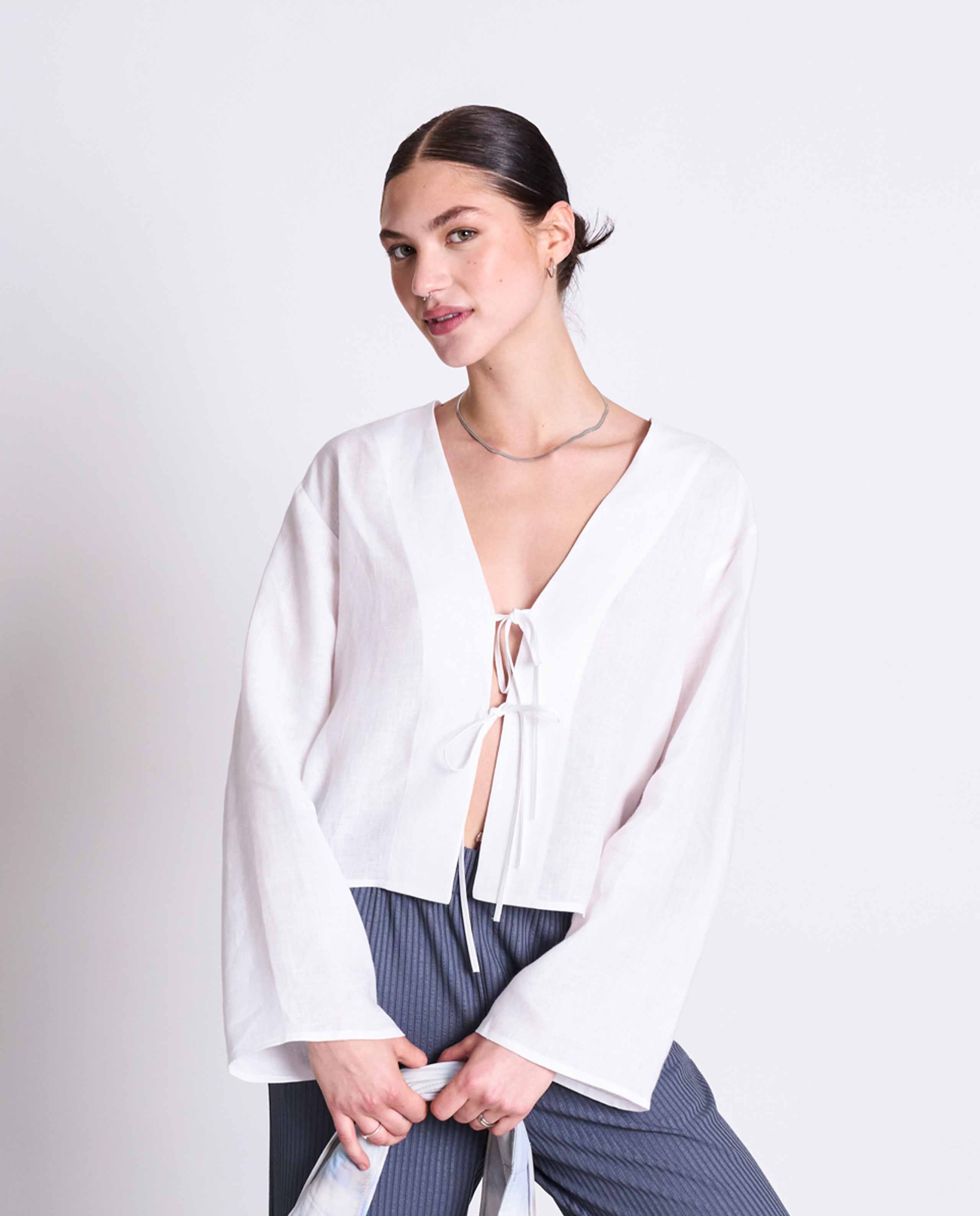 marché commun blouse nouée en lin blanche jan n june