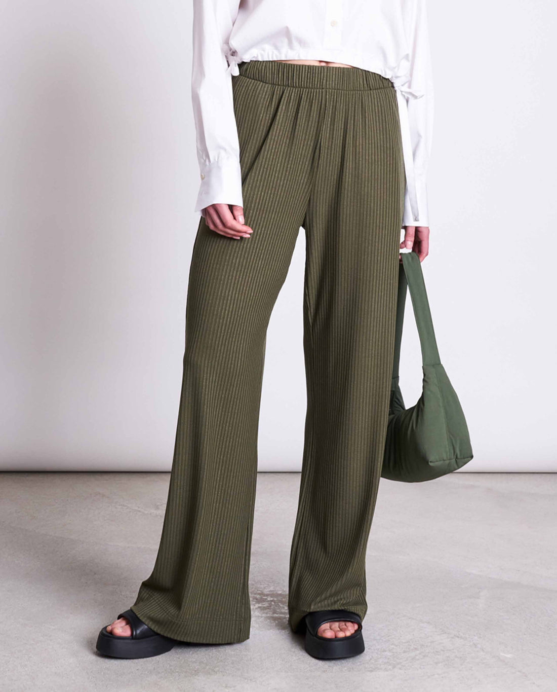 marché commun pantalon en tencel cotelé olive jan n june