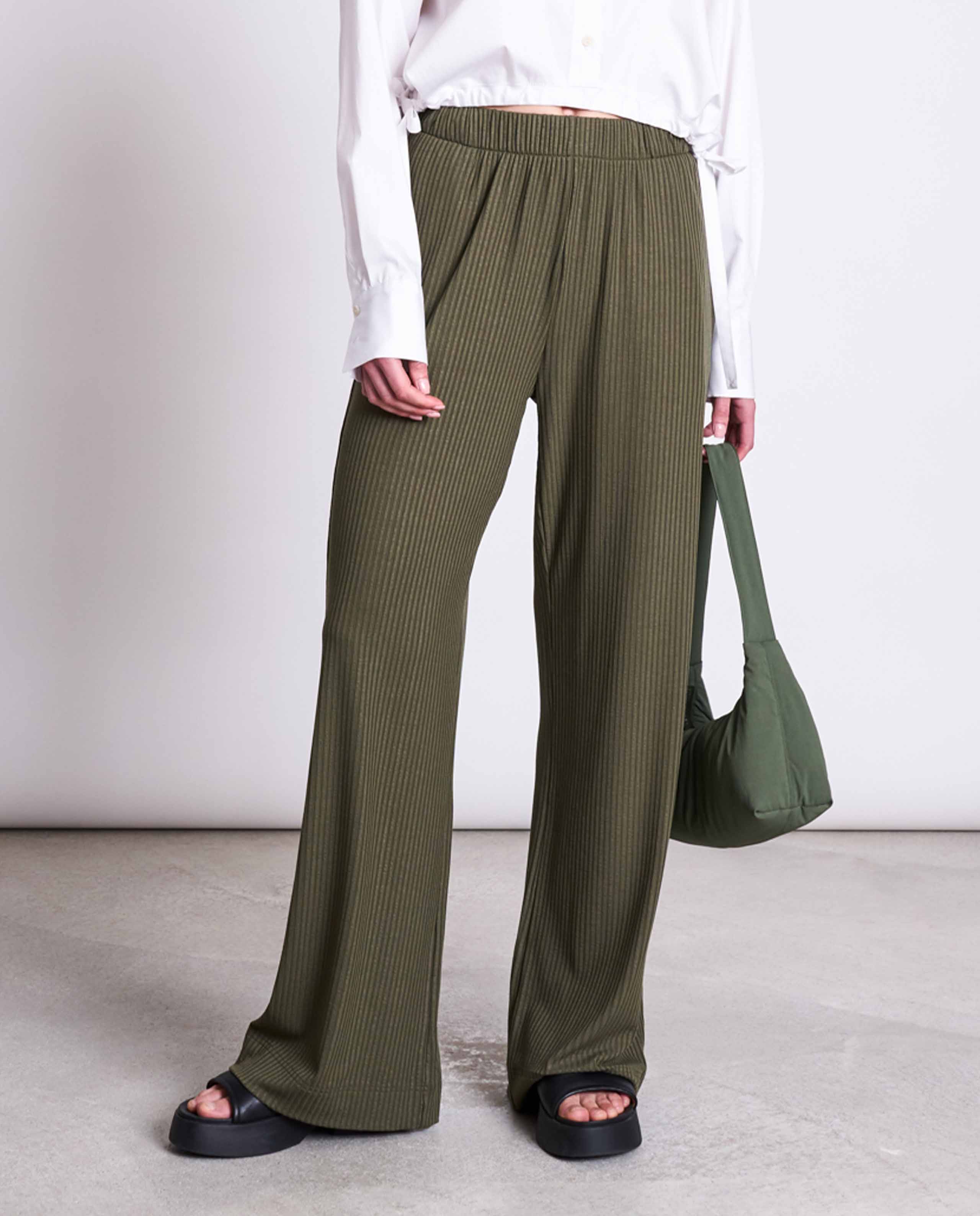 marché commun pantalon en tencel cotelé olive jan n june