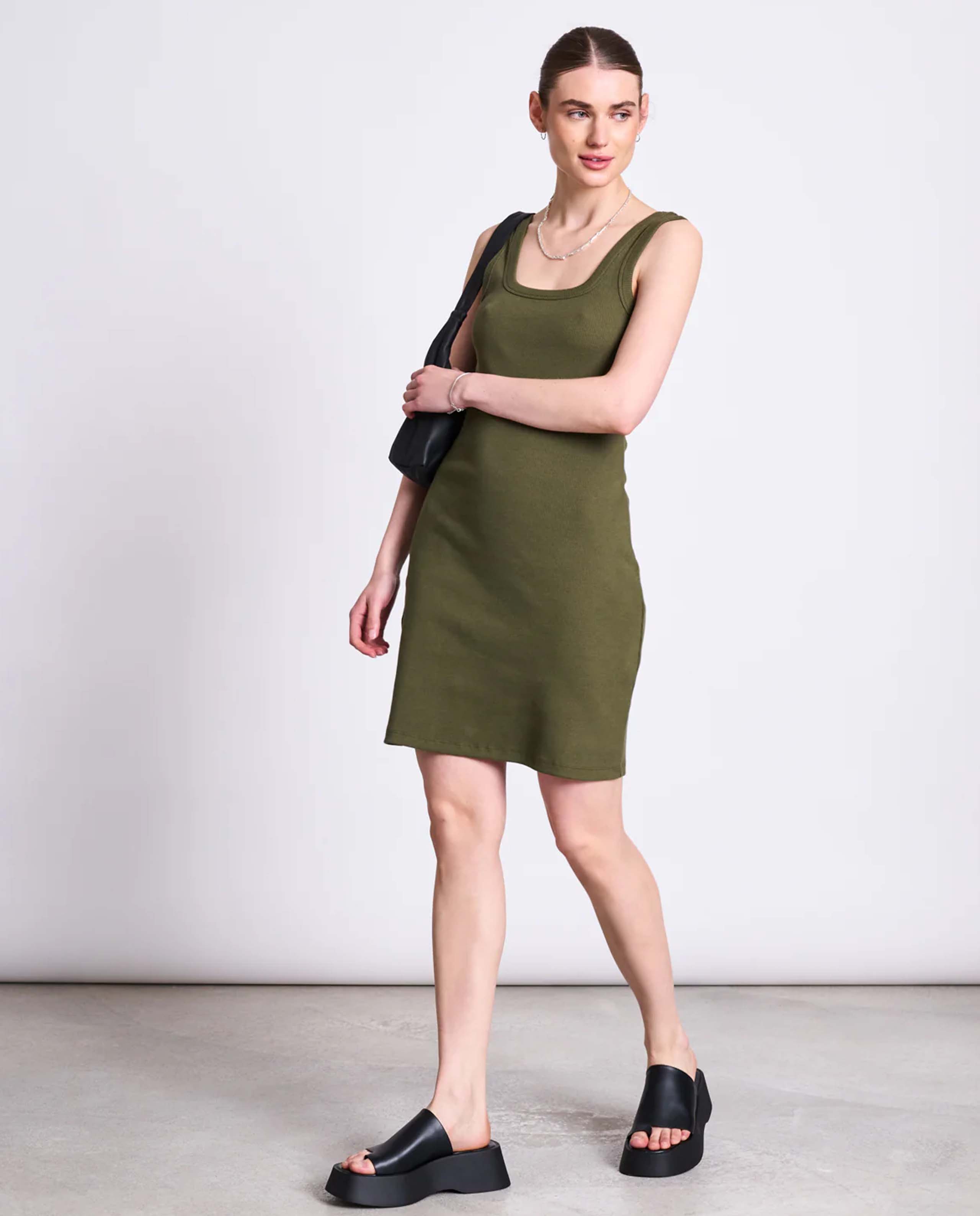 marché commun jupe courte en coton bio vert olive jan n june