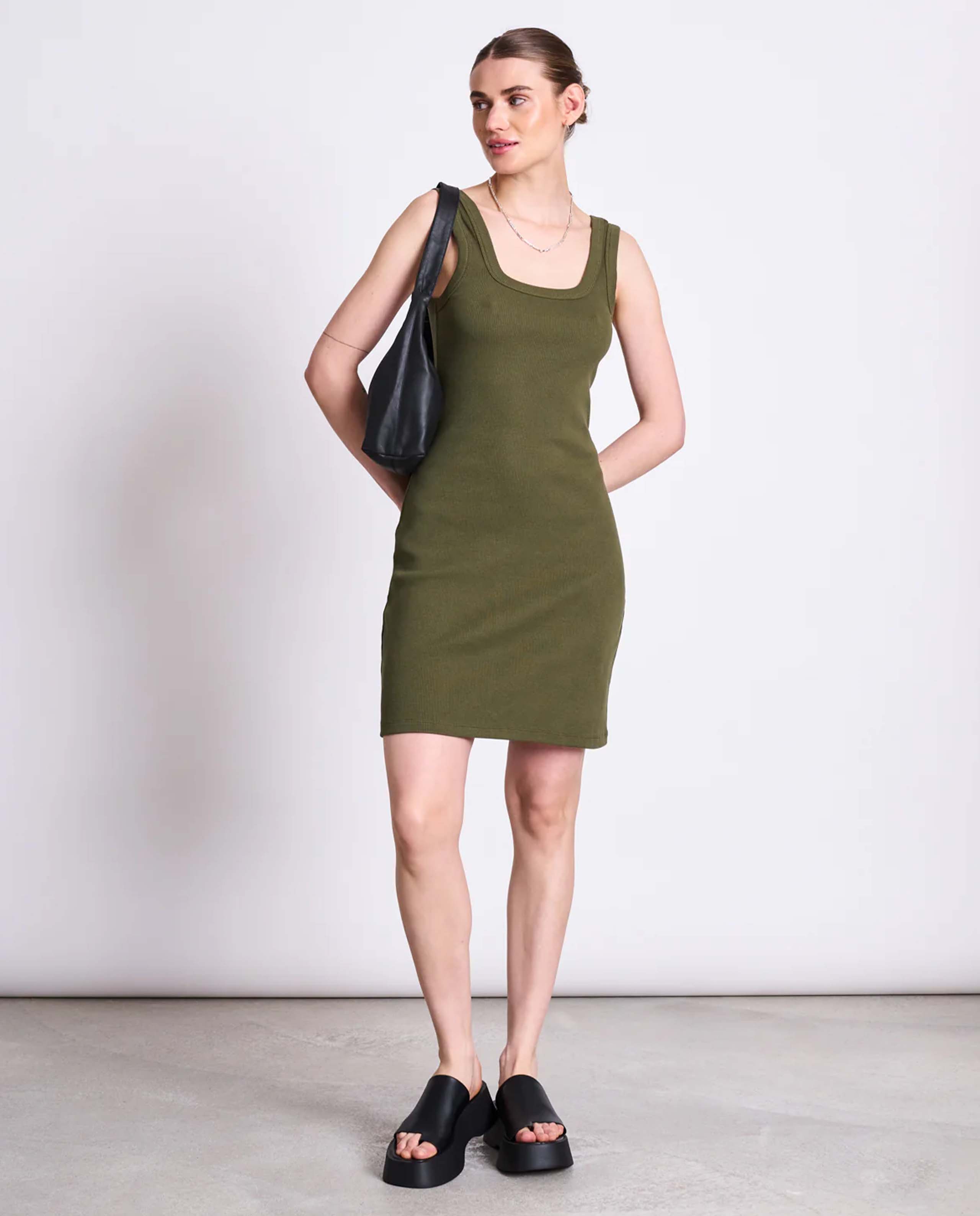 marché commun jupe courte en coton bio vert olive jan n june