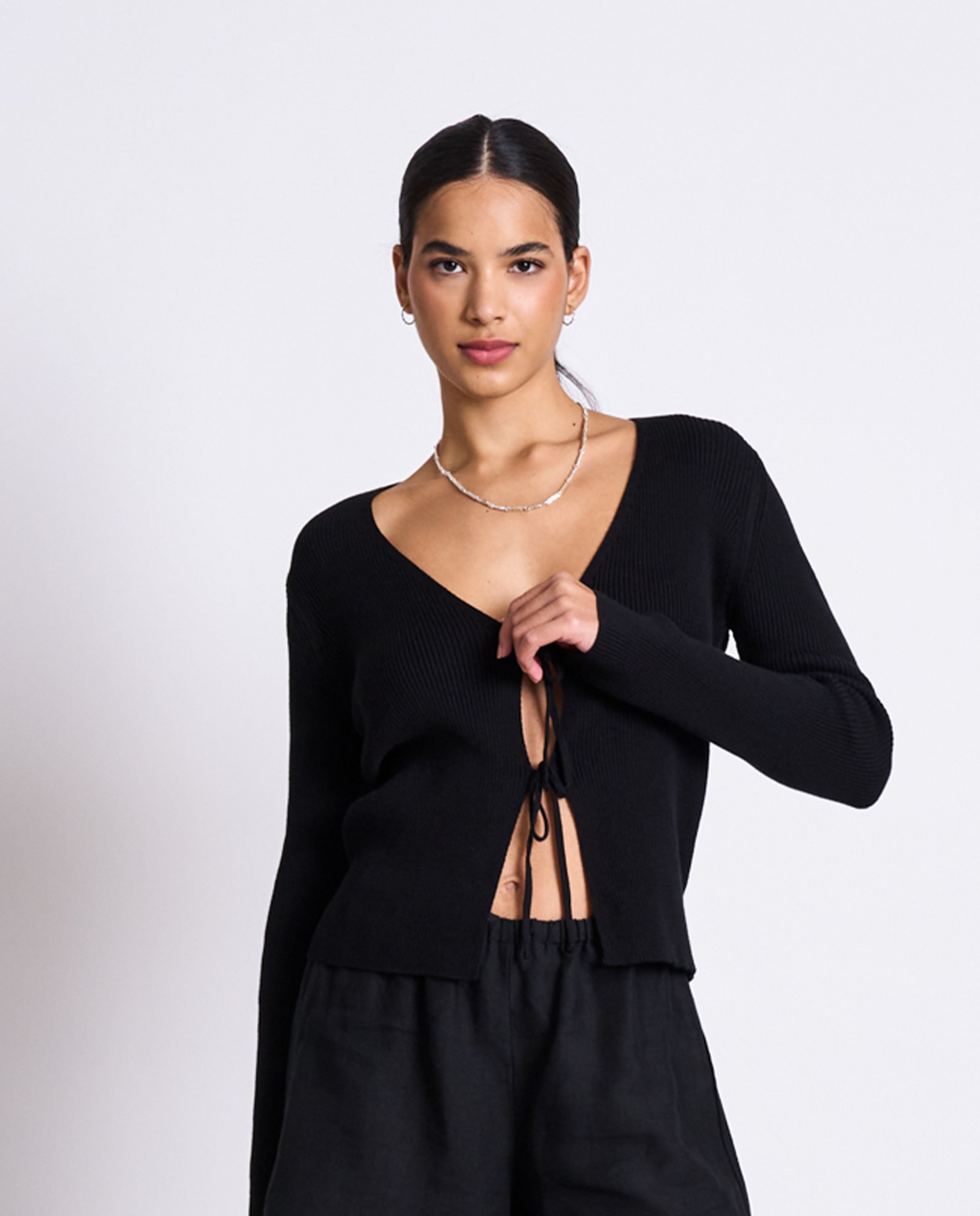 marché commun cardigan noué en coton bio noir jan n june