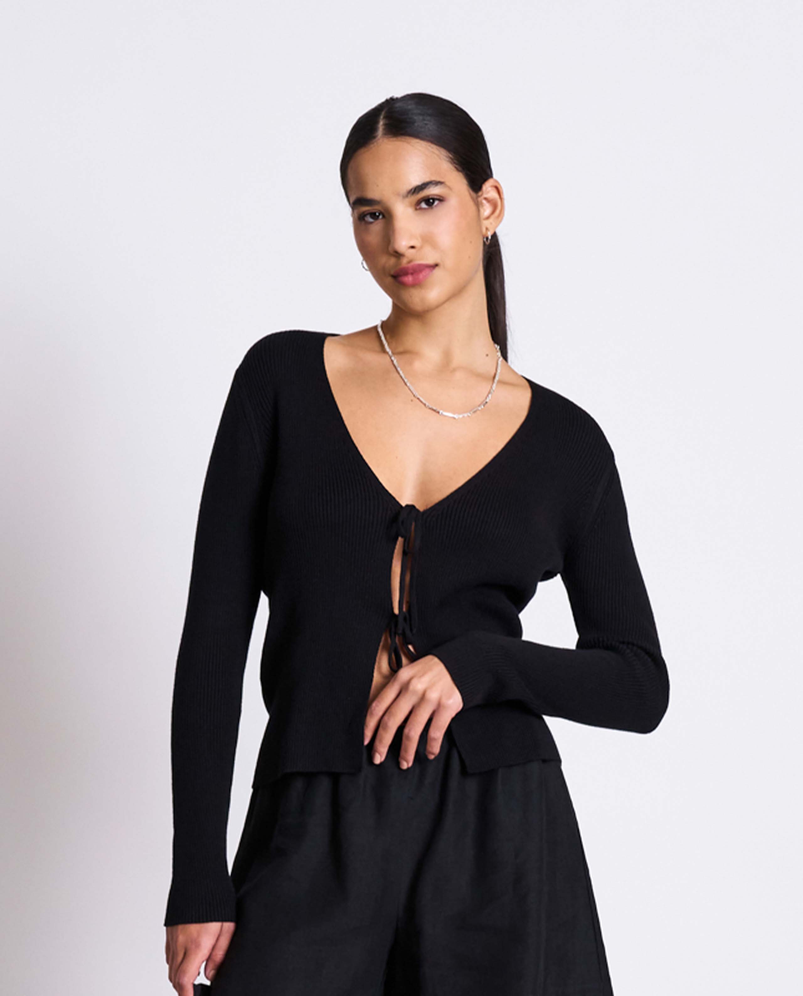 marché commun cardigan noué en coton bio noir jan n june