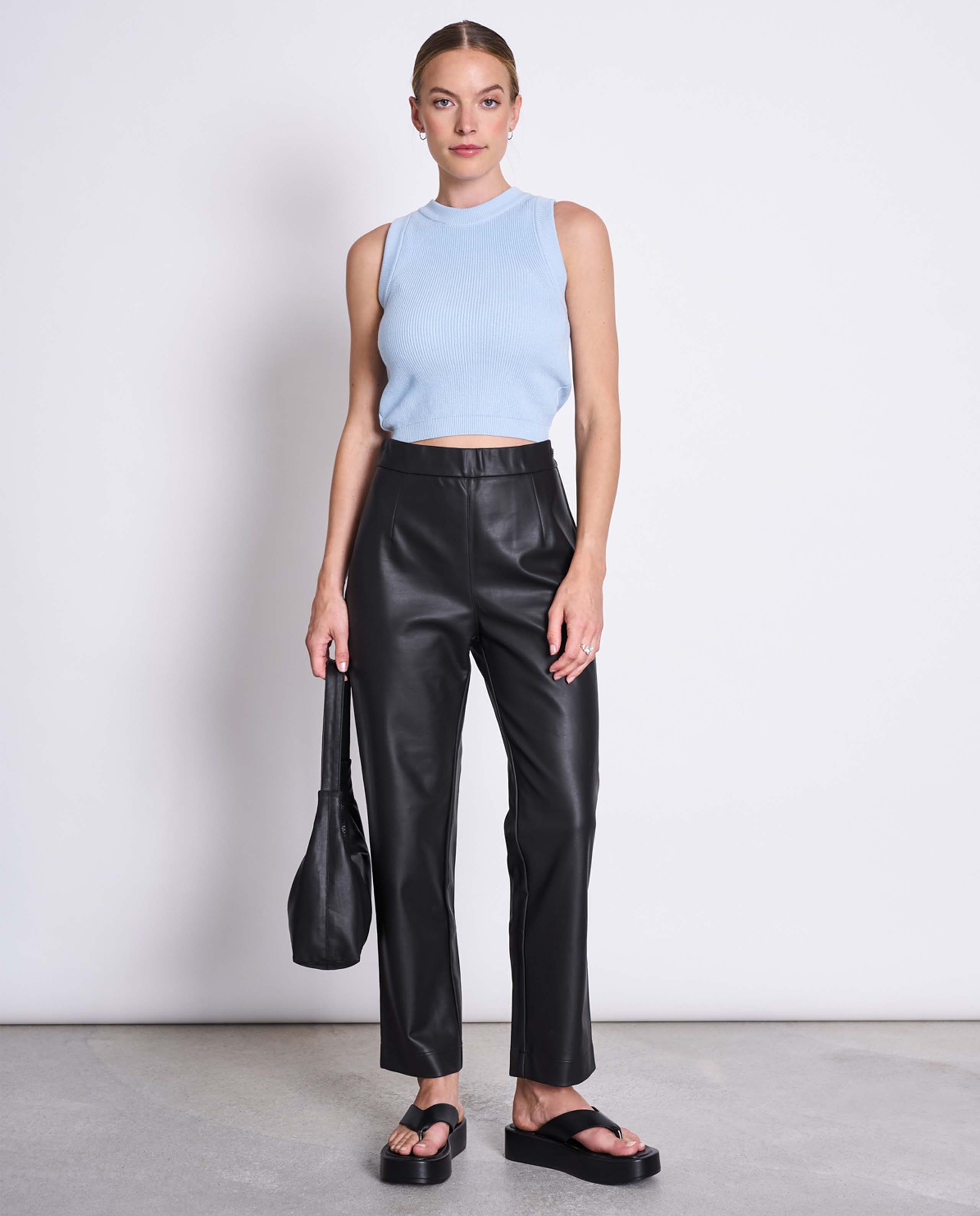 Marché Commun Débardeur court en maille bleu ciel Jan N June