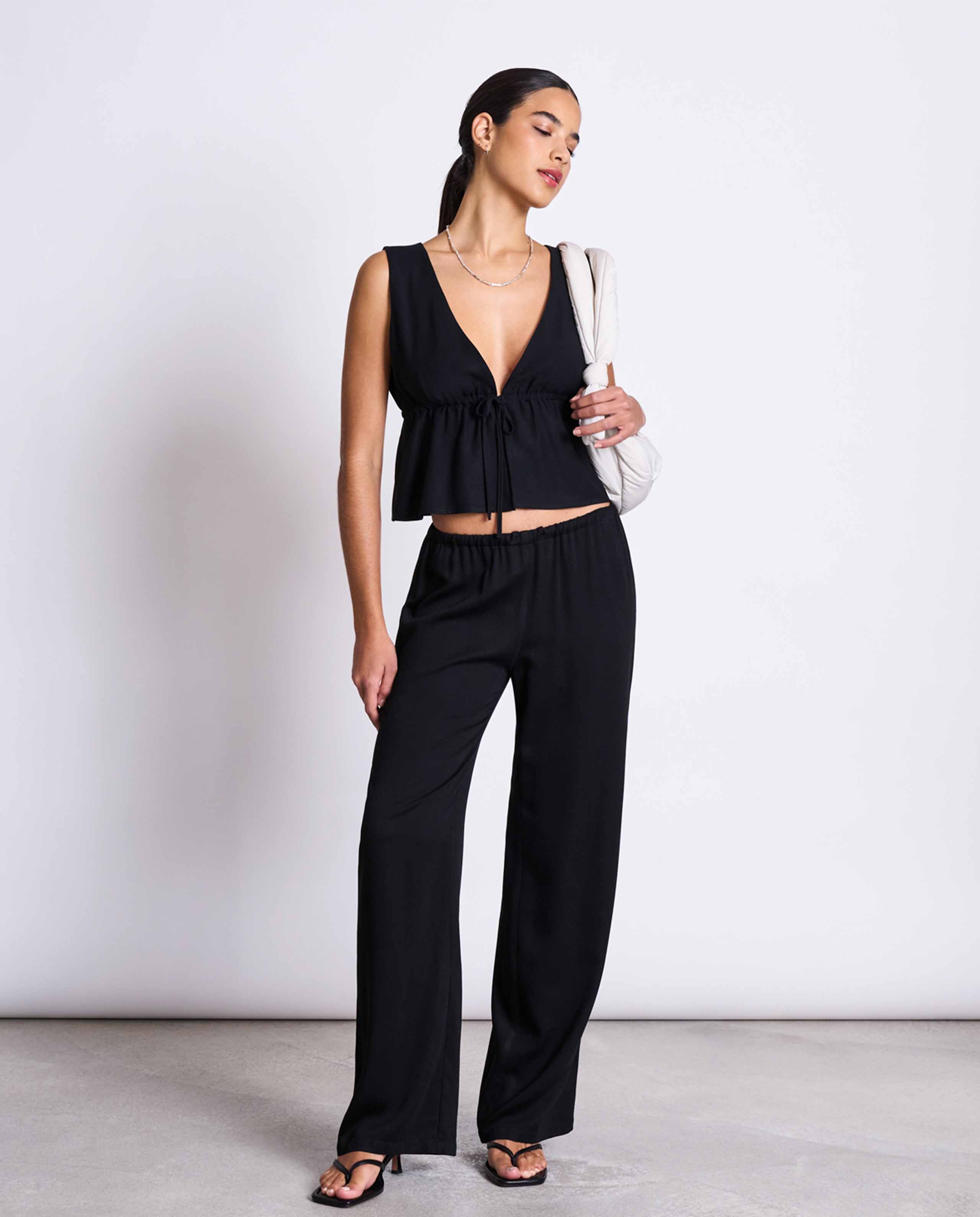 marché commun top noué en viscose noir jan n june