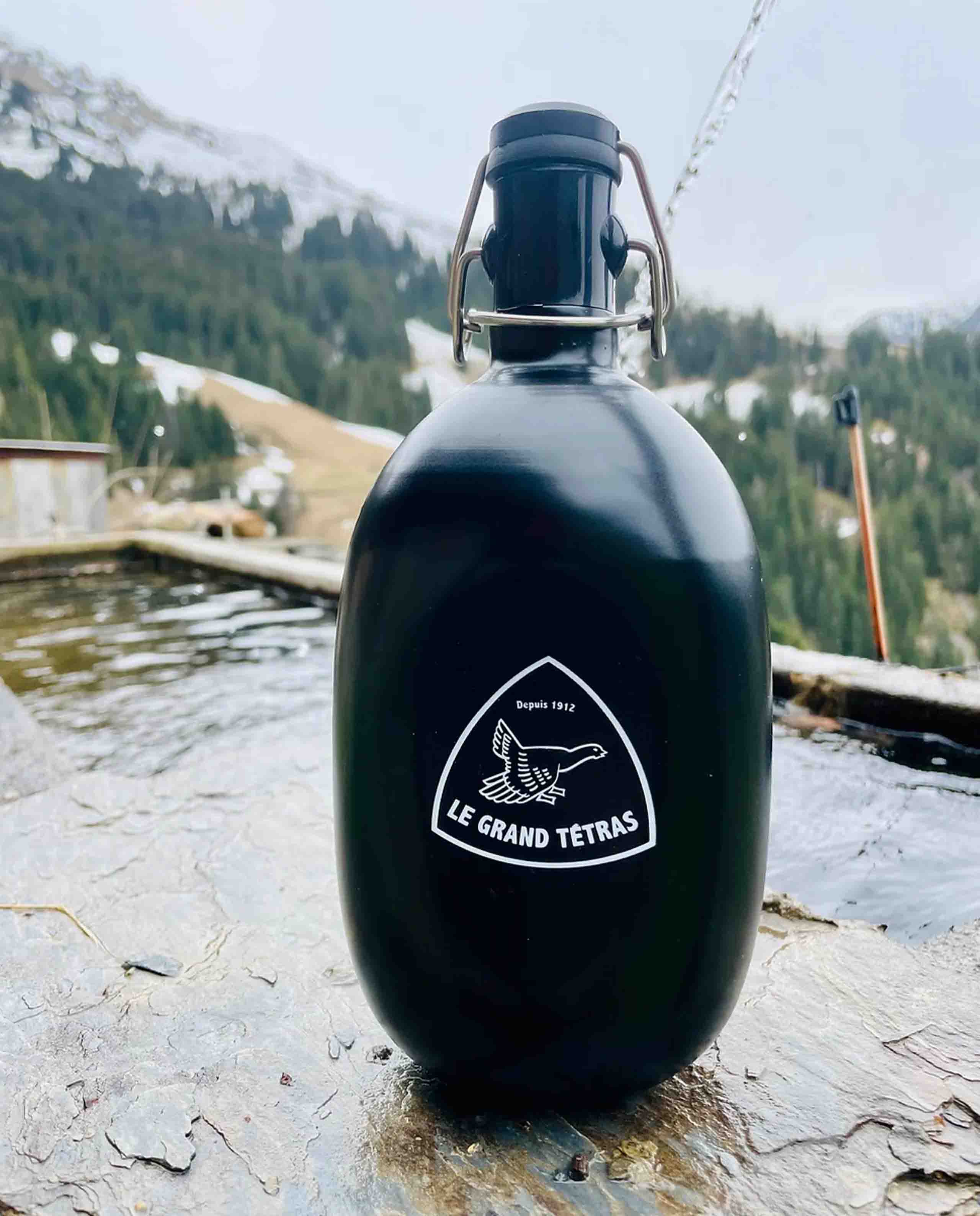 marché commun gourde en aluminium recyclé 1L concave rouge le grand tetras