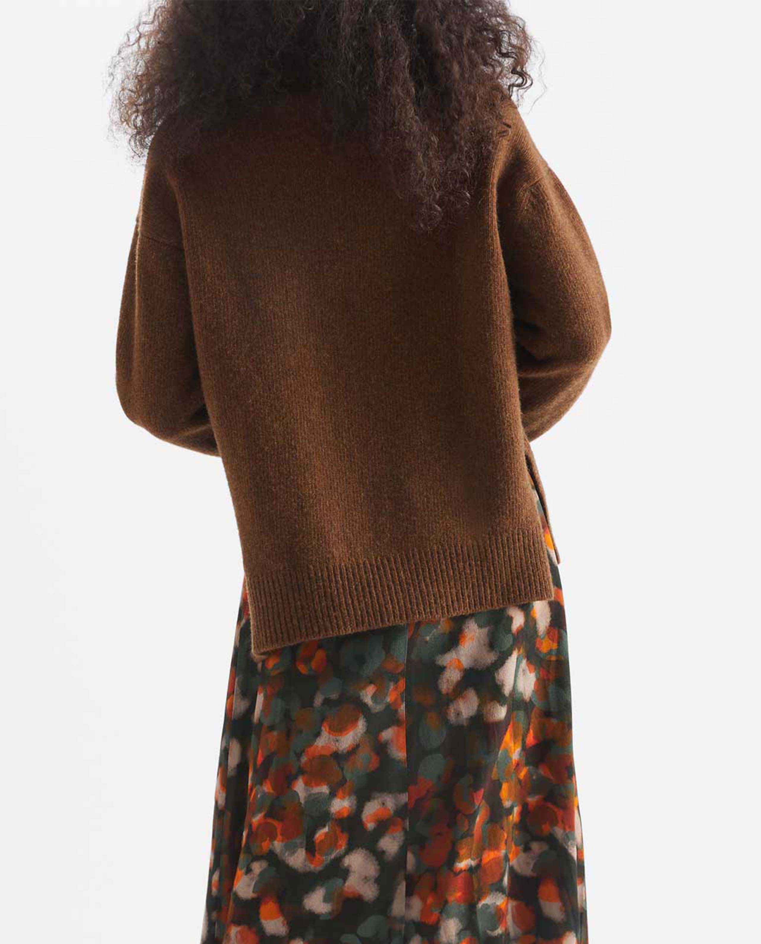 Pull col roulé en maille recyclée