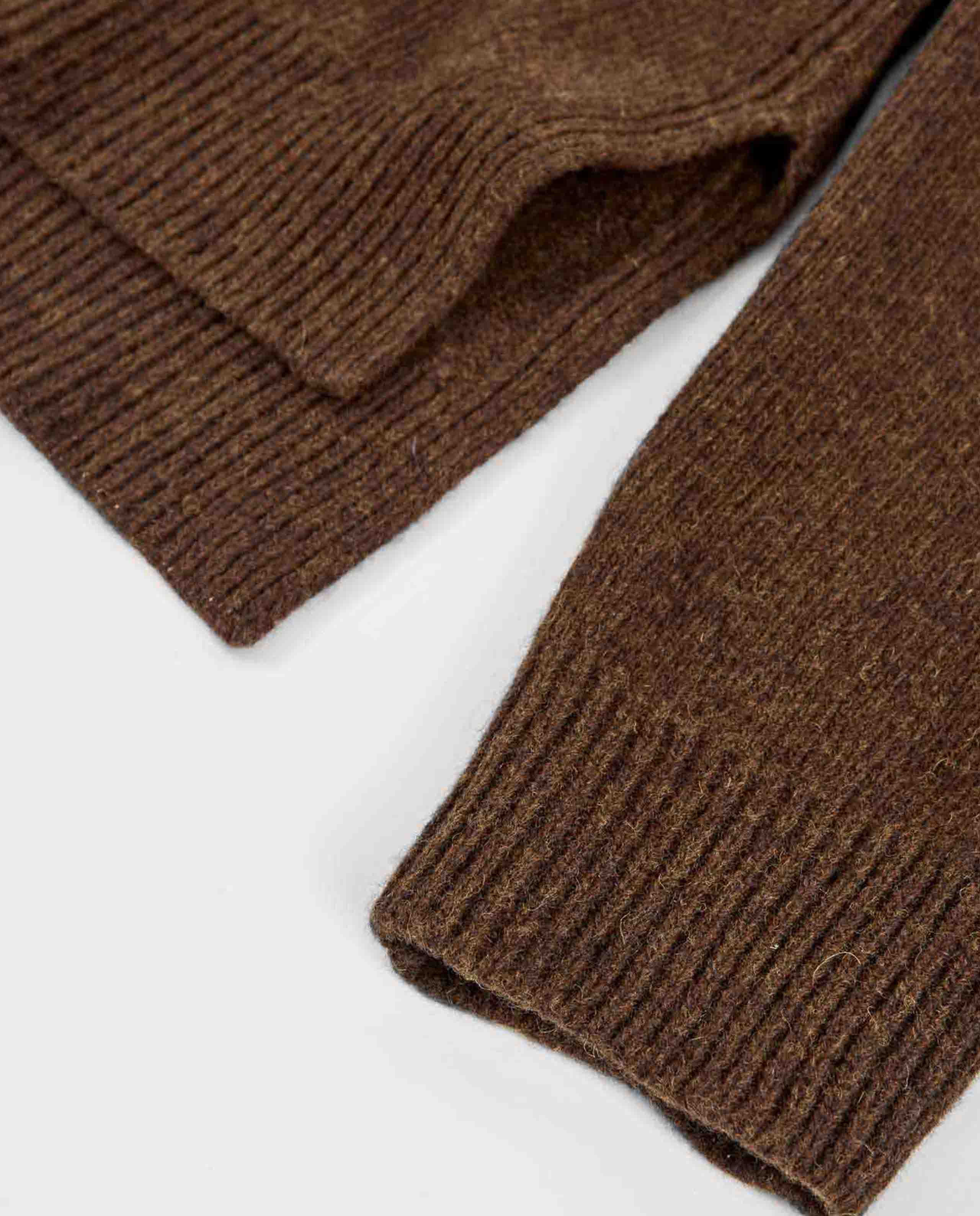 Pull col roulé en maille recyclée