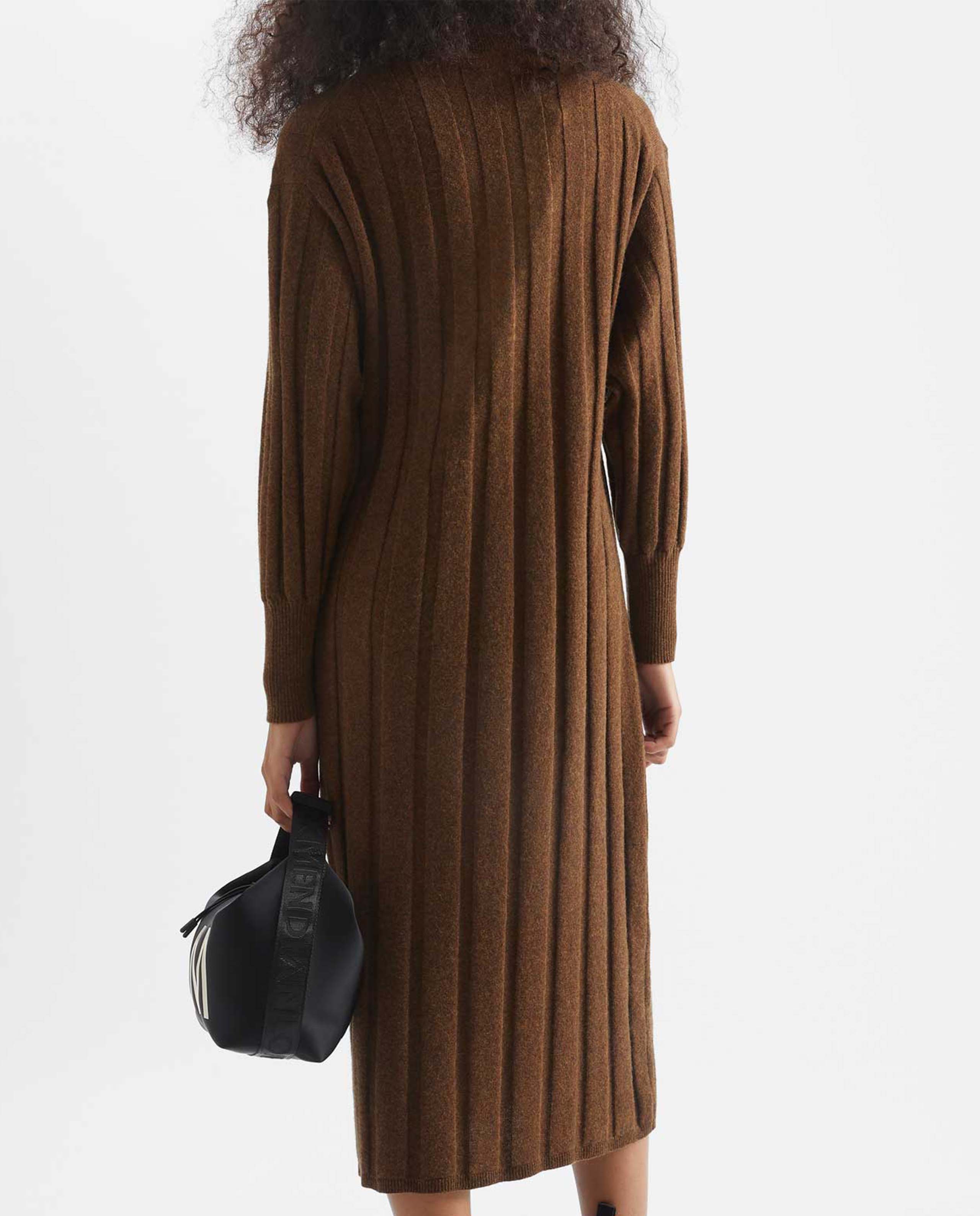 Robe midi col roulé en maille côtelée recyclée