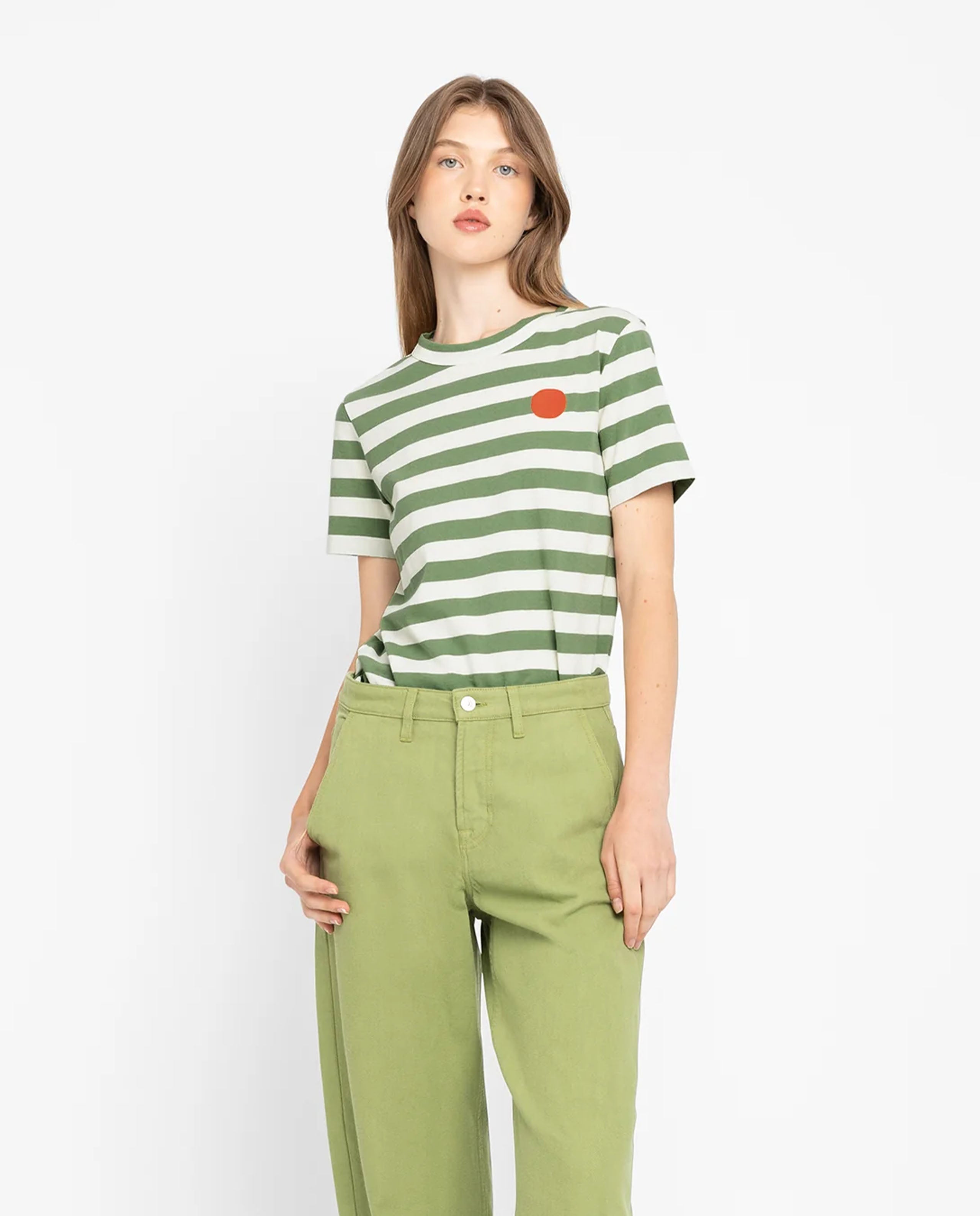 Marché Commun t-shirt en coton bio rayé blanc et vert Lorea Mendian