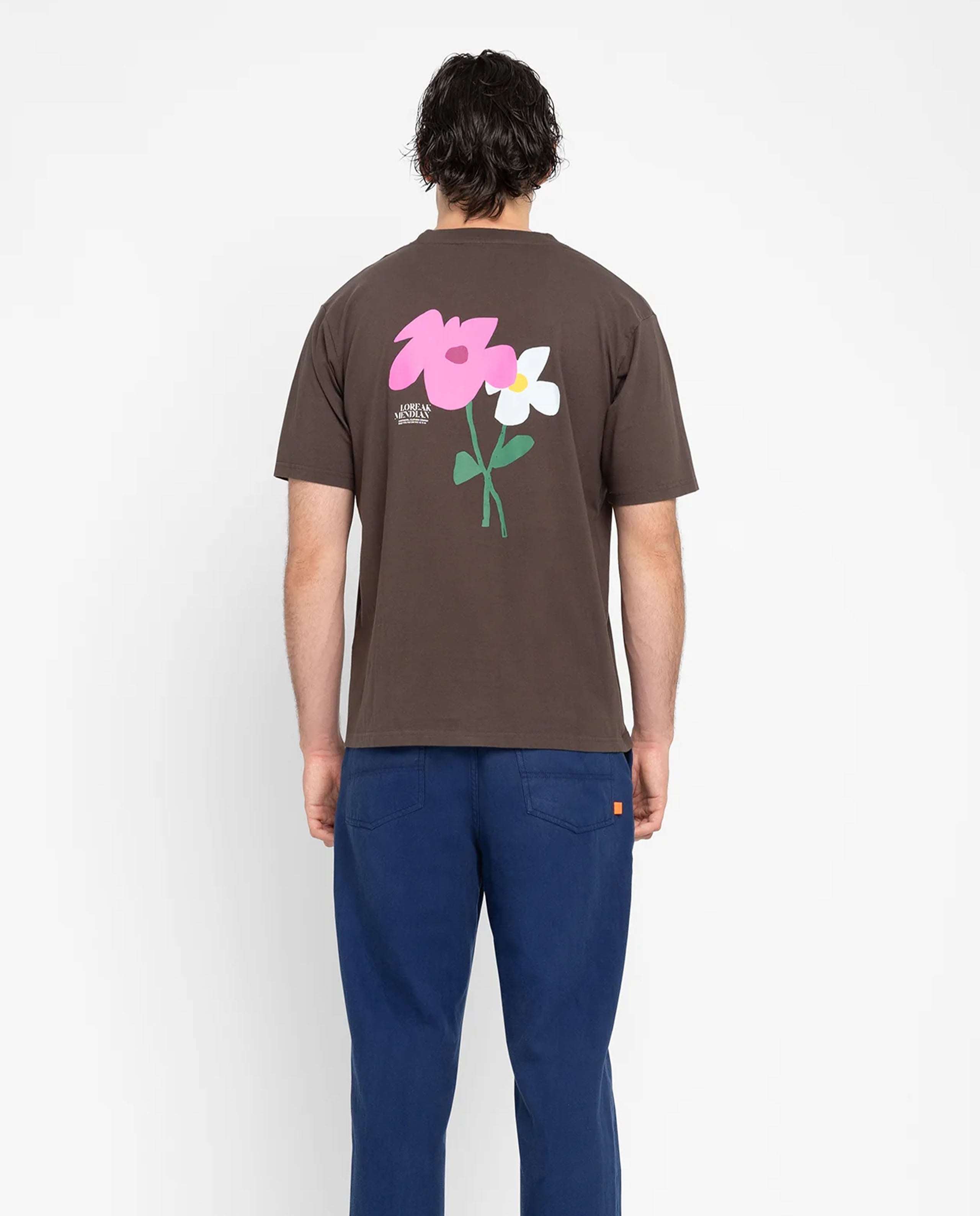 Marché Commun T-shirt en coton bio dark chocolate imprimé fleurs Loreak Mendian