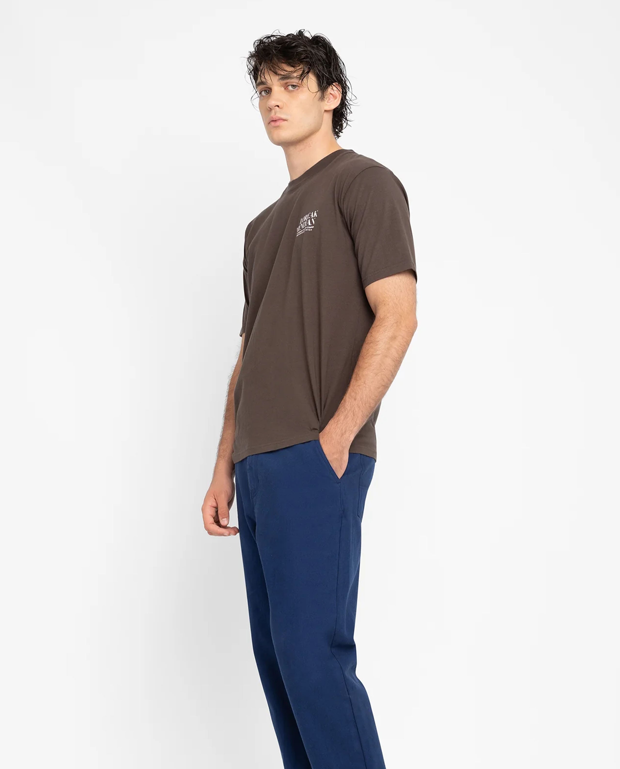 Marché Commun T-shirt en coton bio dark chocolate imprimé fleurs Loreak Mendian