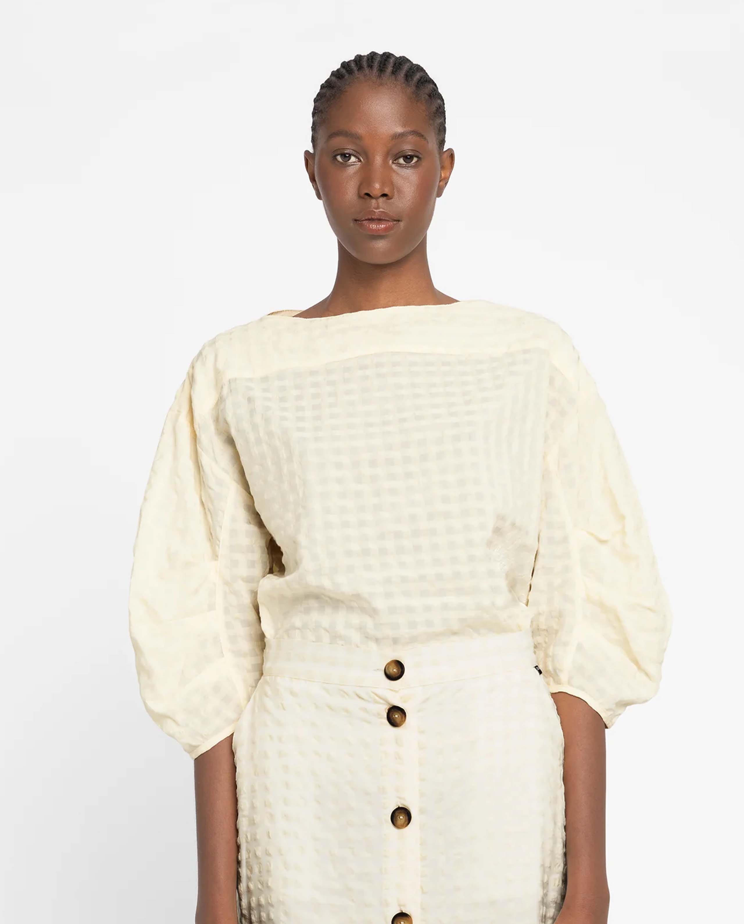 Marché Commun Blouse en coton bio gaufrée écru Loreak Mendian