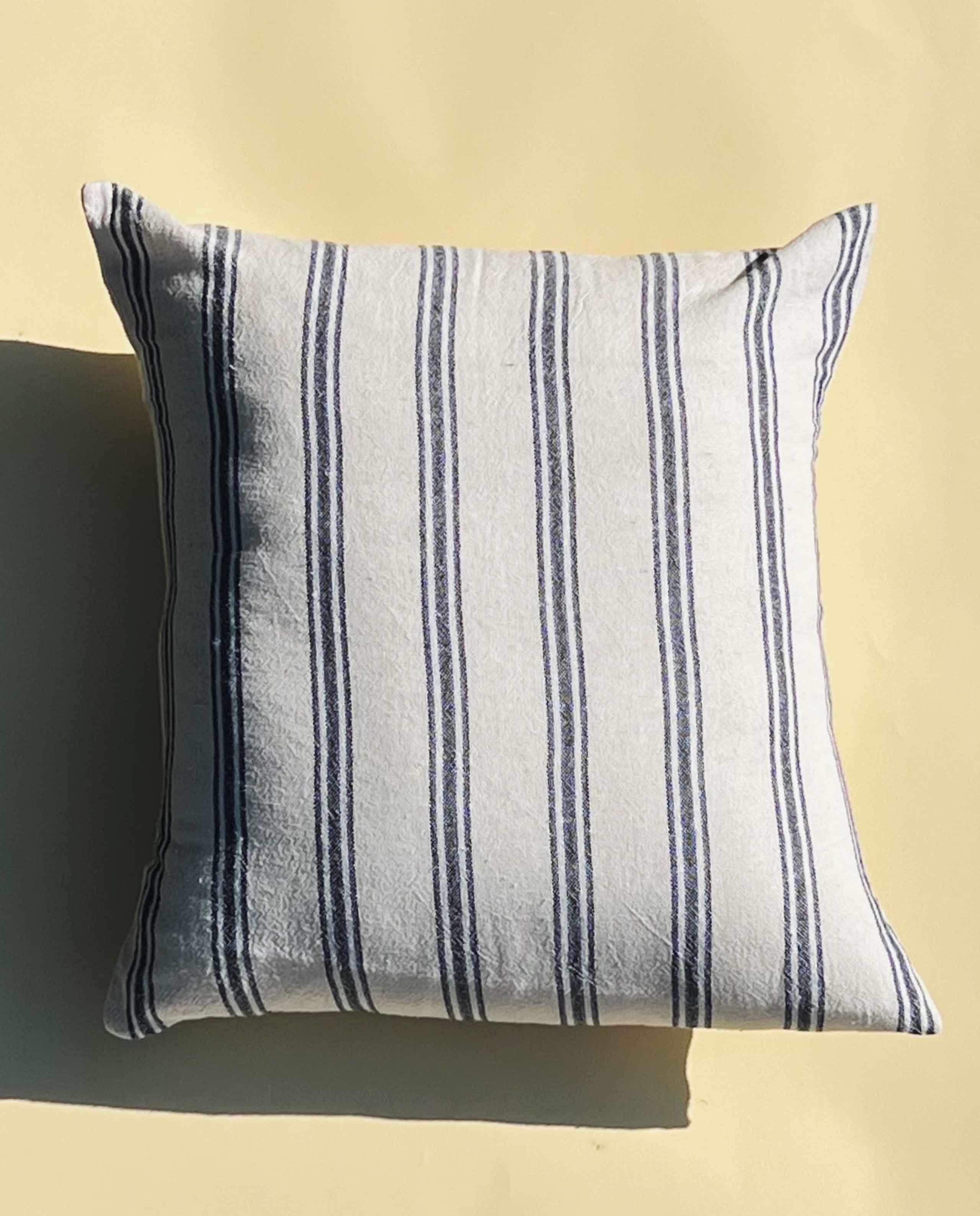 marché commun housse de coussin en lin rayée mizar & alcor