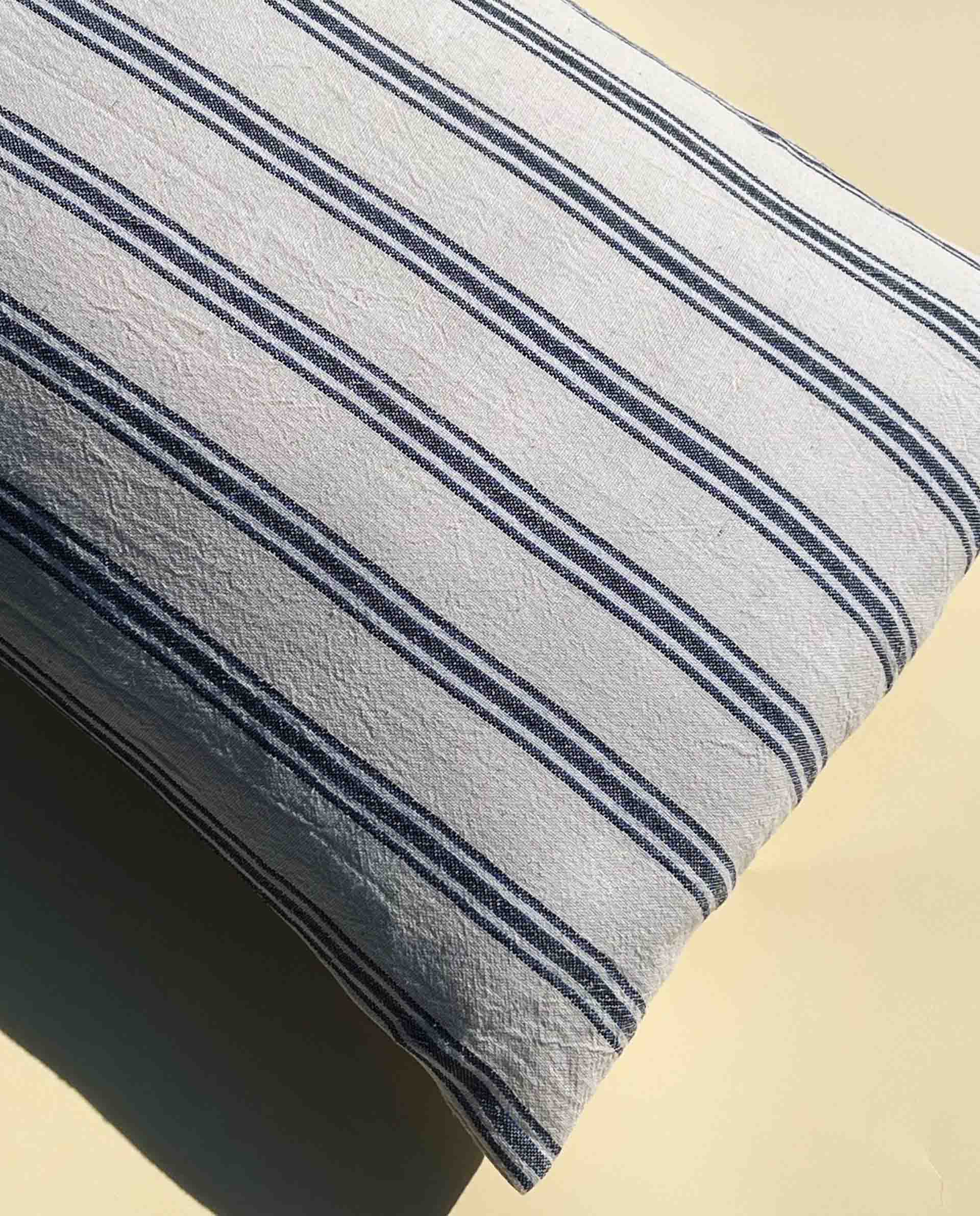 marché commun housse de coussin en lin rayée mizar & alcor