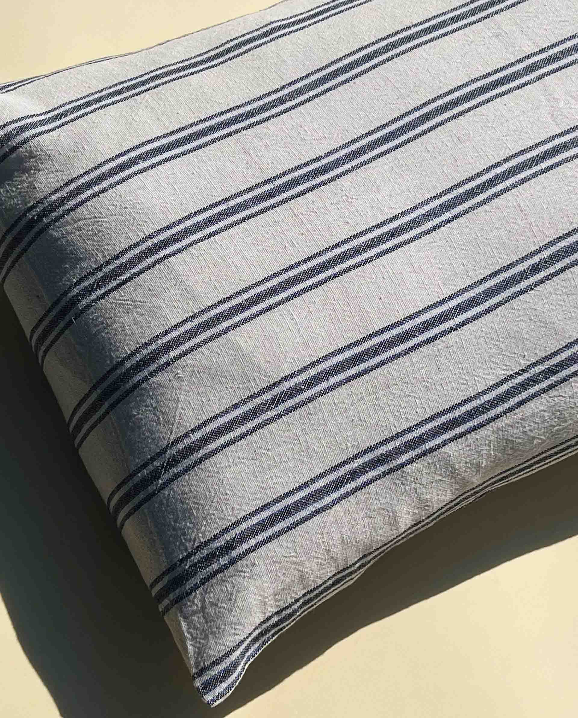 marché commun housse de coussin en lin rayée mizar & alcor