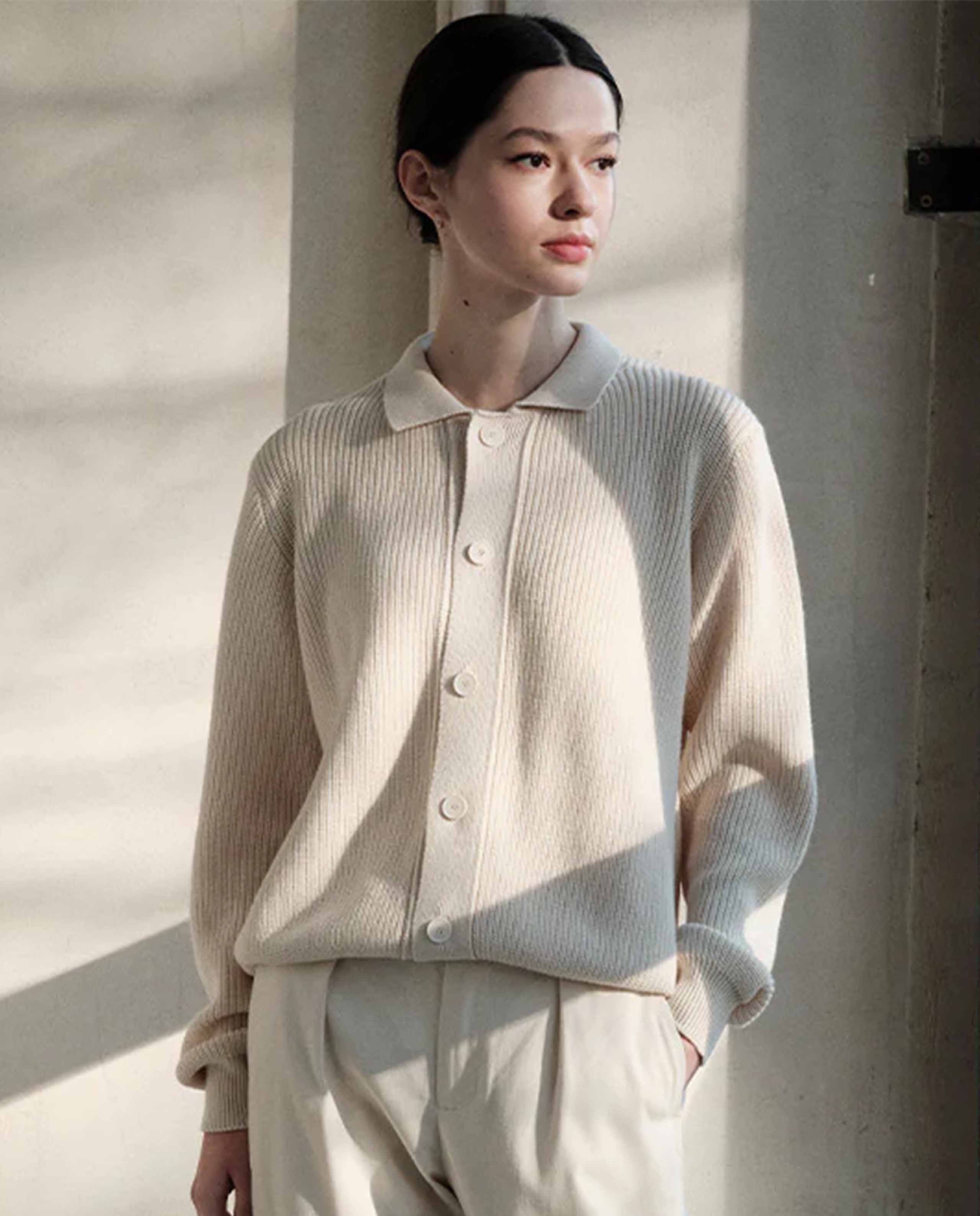 Marché Commun Cardigan en laine mérinos et coton bio ecru femme noyoco