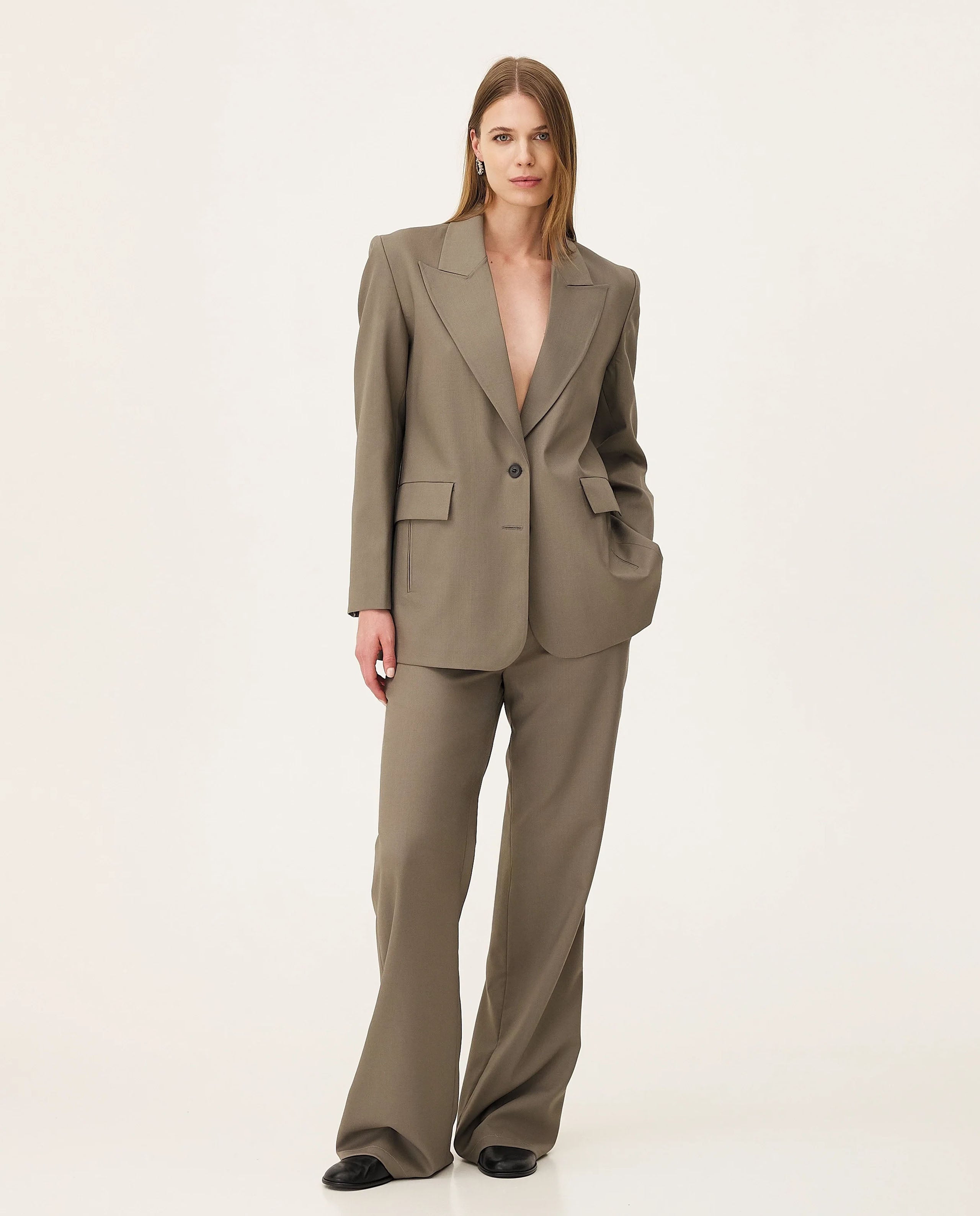 marché commun pantalon tailleur en laine vierge stone noyoco