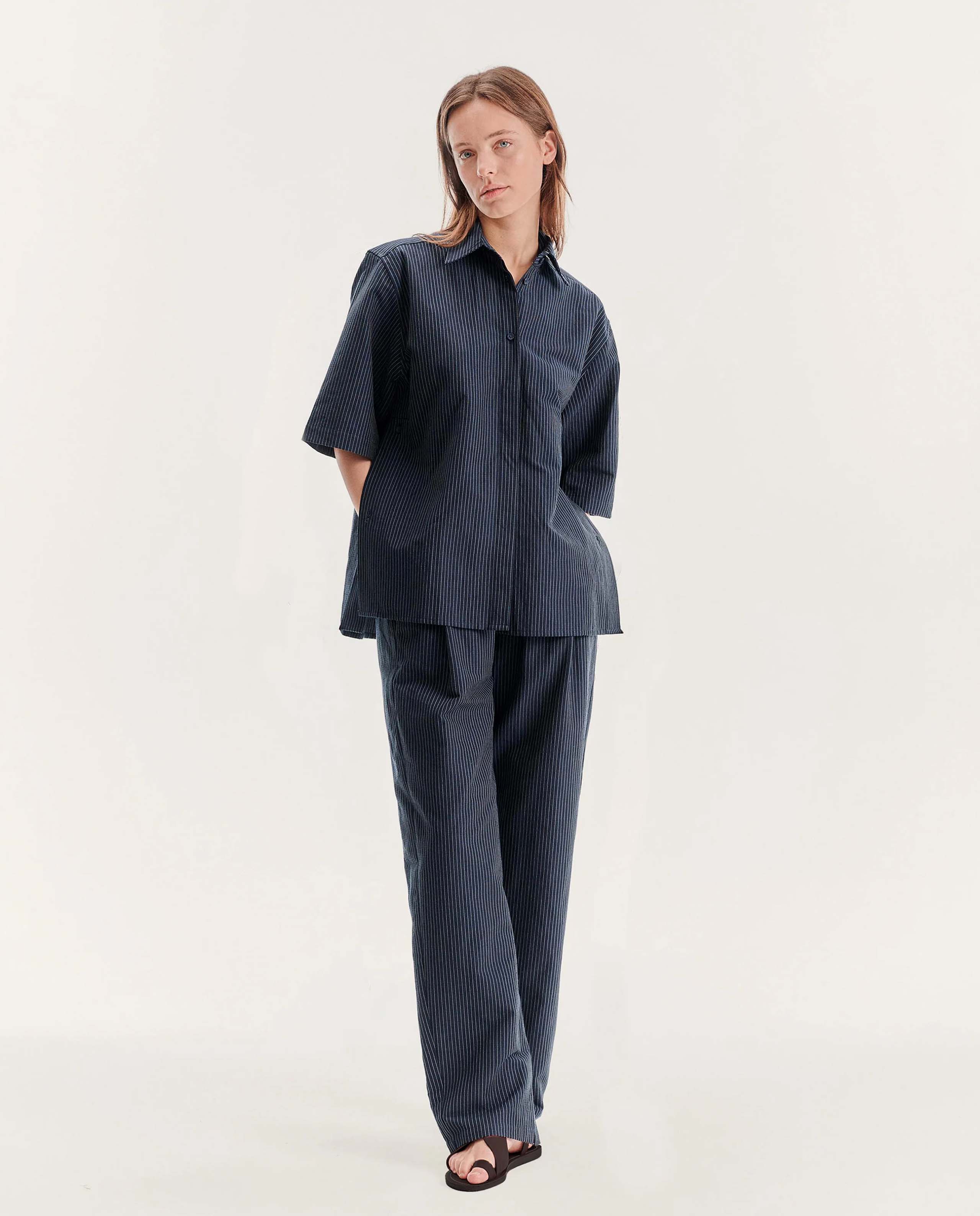 marché commun pantalon rayé en coton bio et lin bleu marine noyoco