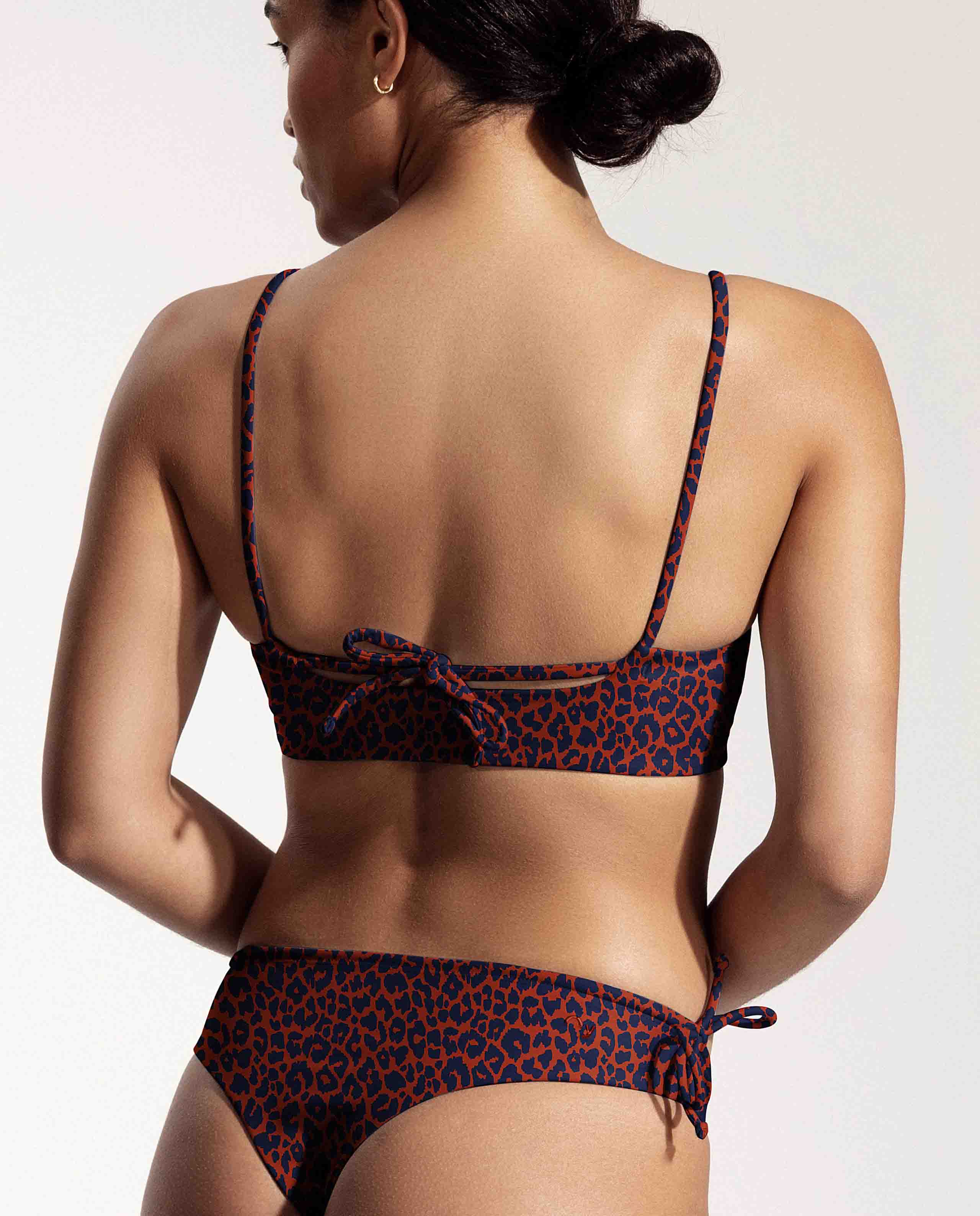 marché commun oy surf haut maillot bandeau recyclé imprimé léopard bleu rouge