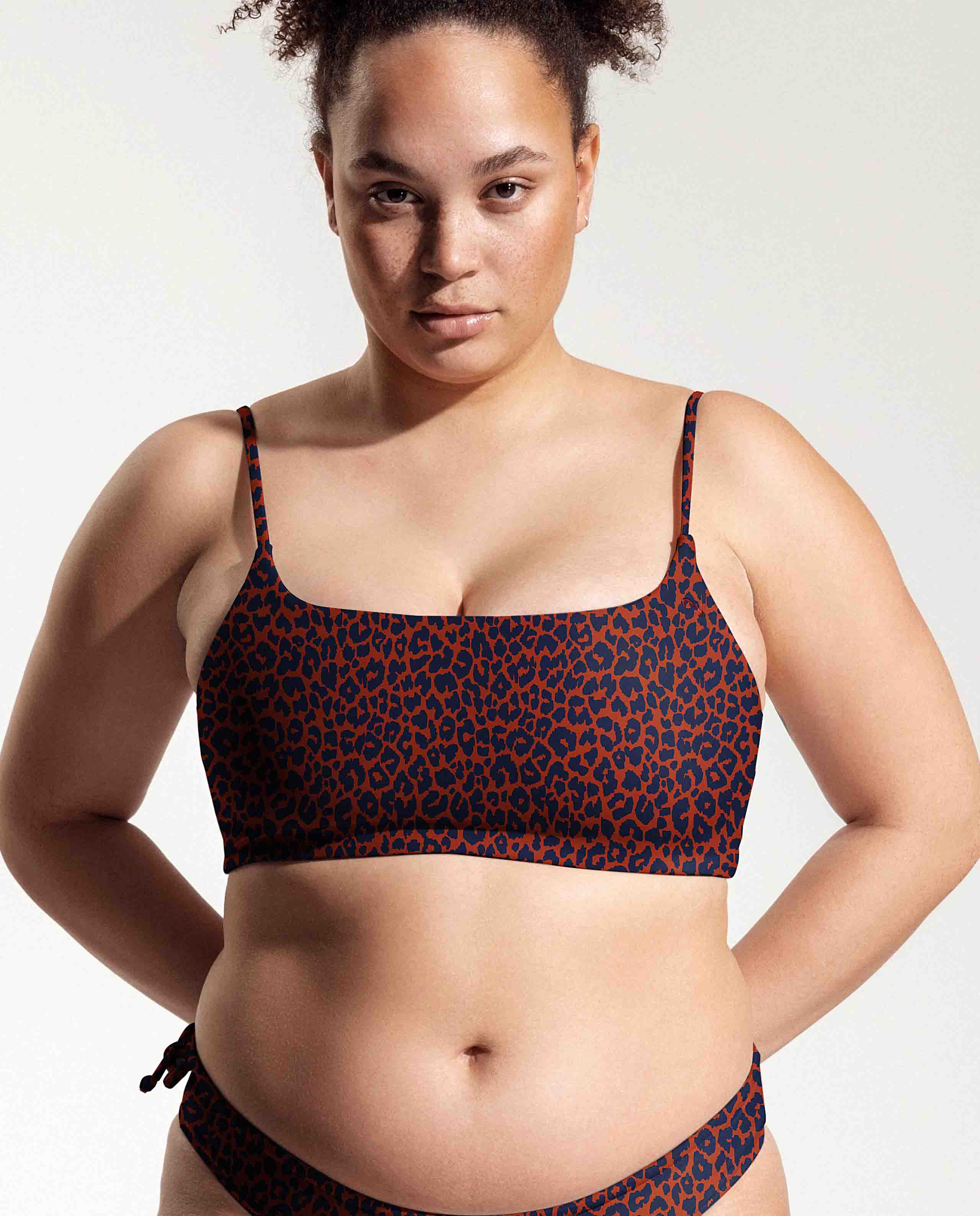 marché commun oy surf haut maillot bandeau recyclé imprimé léopard bleu rouge