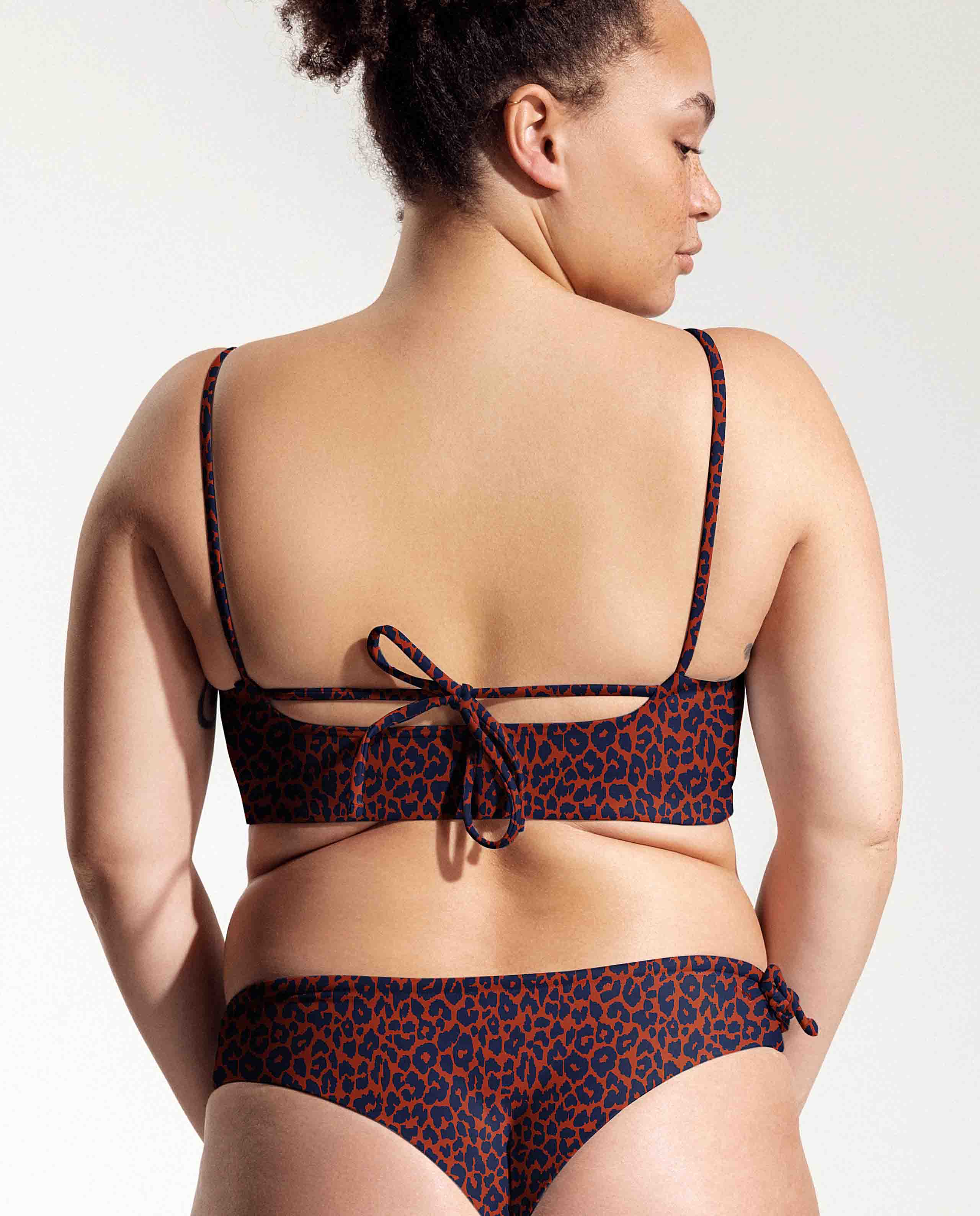 marché commun oy surf haut maillot bandeau recyclé imprimé léopard bleu rouge