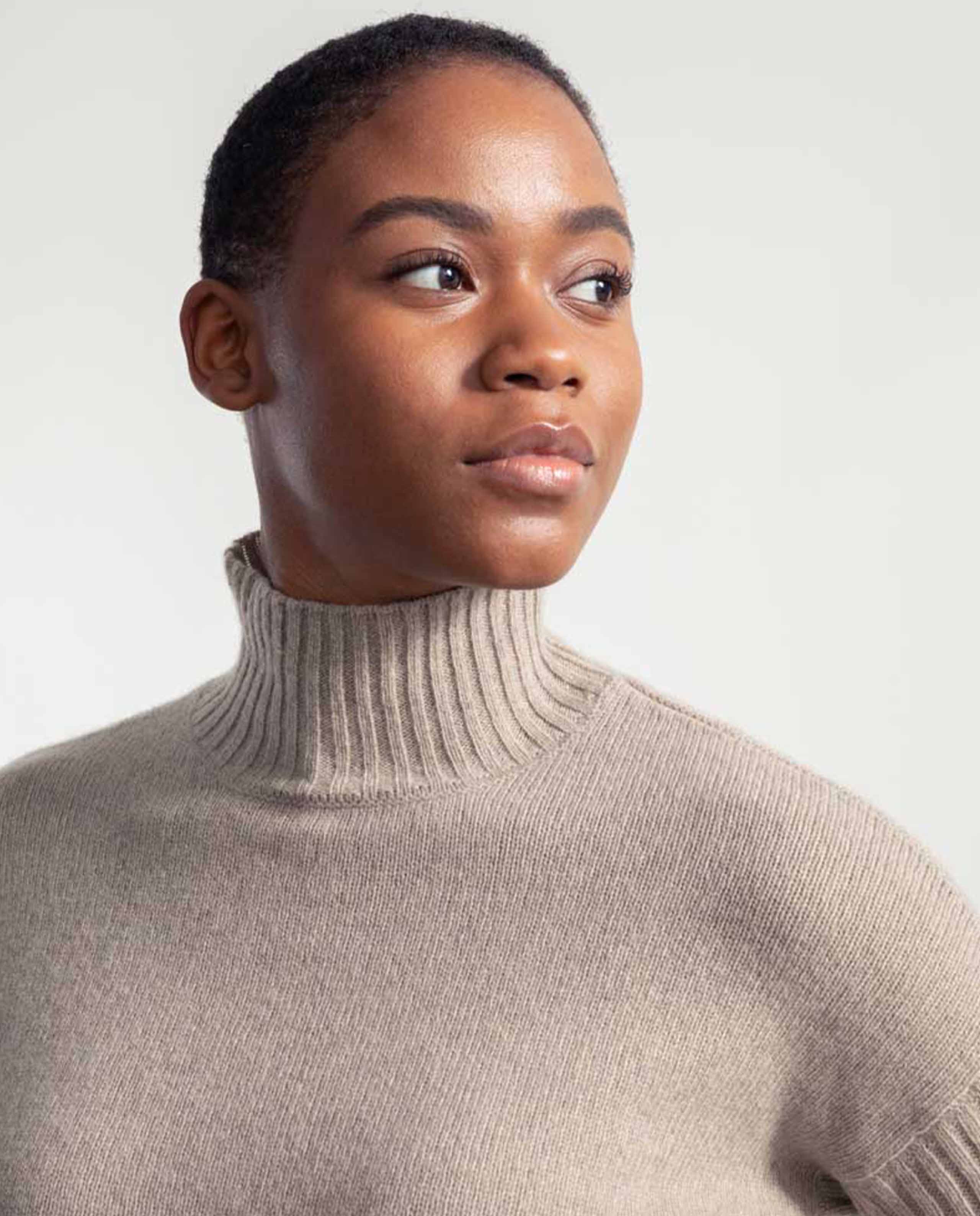 Pull col montant en cachemire et laine recyclés