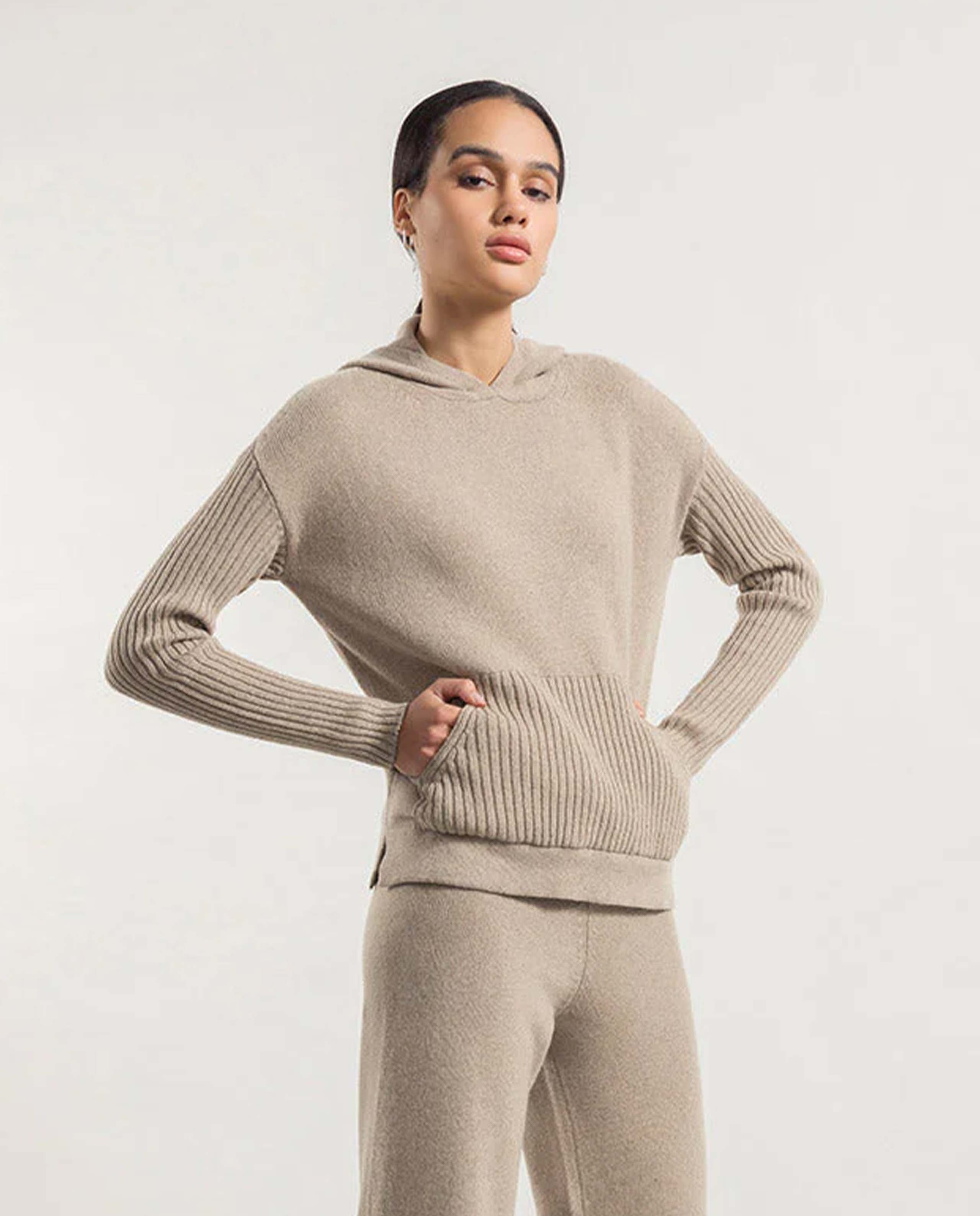 Marché Commun Sweat à capuche en cachemire et laine recyclés beige sable rifo