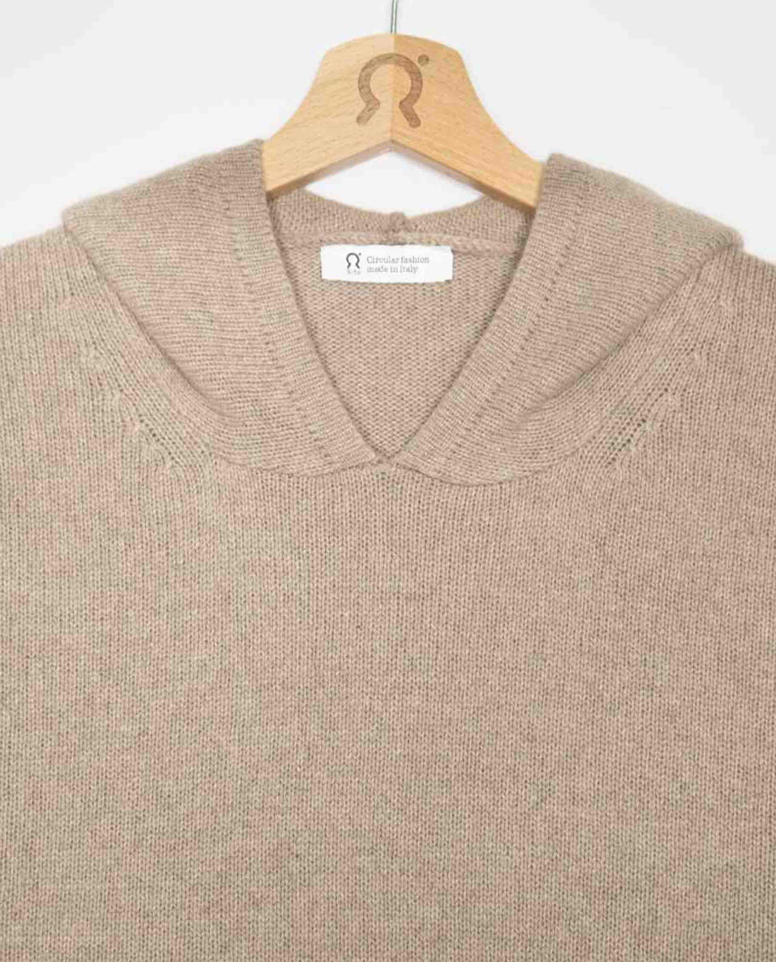 Marché Commun Sweat à capuche en cachemire et laine recyclés beige sable rifo